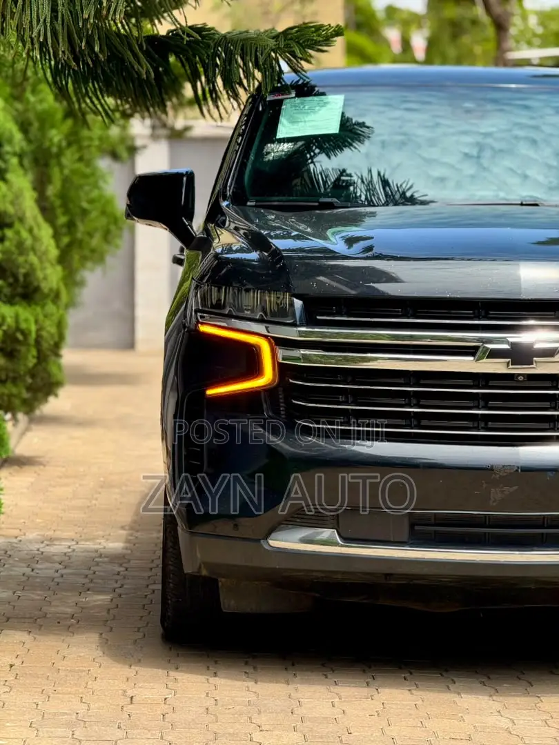 Chevrolet Suburban 2021 Black