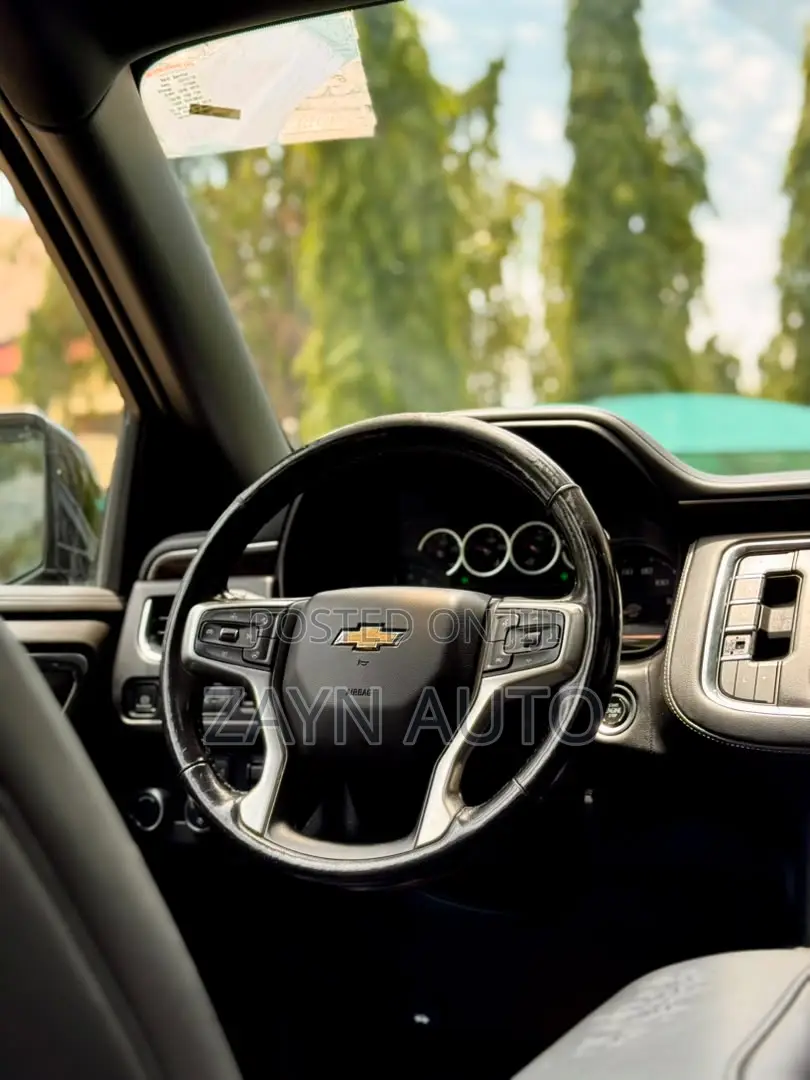Chevrolet Suburban 2021 Black
