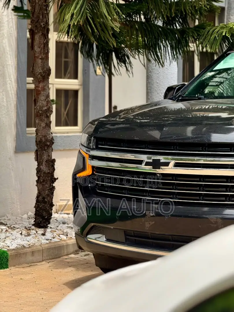 Chevrolet Suburban 2021 Black