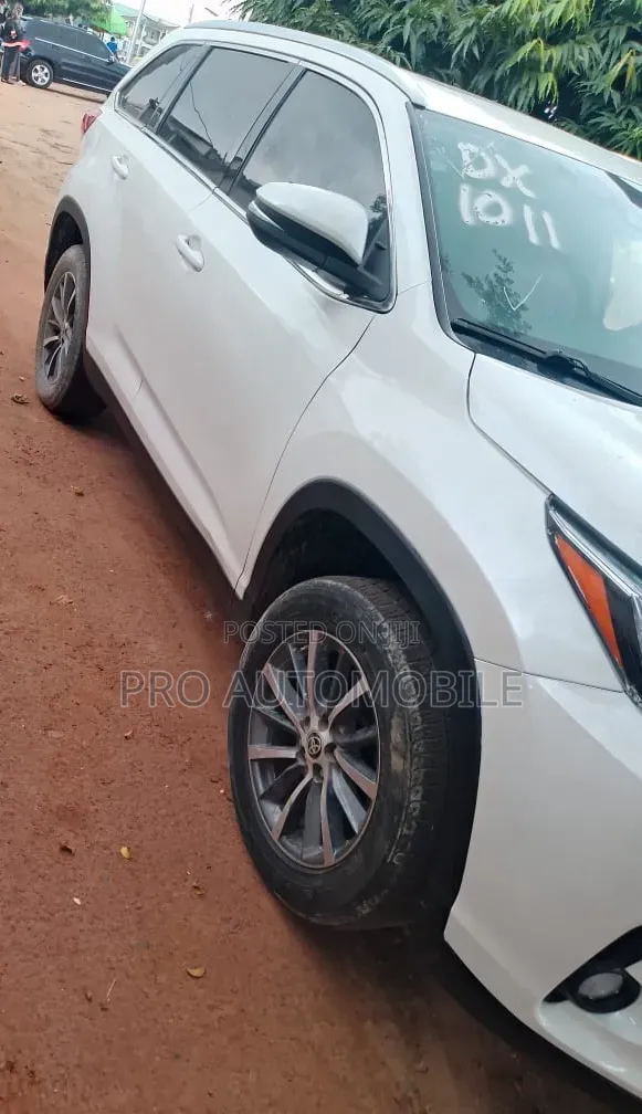 Toyota Highlander XLE 2019 White