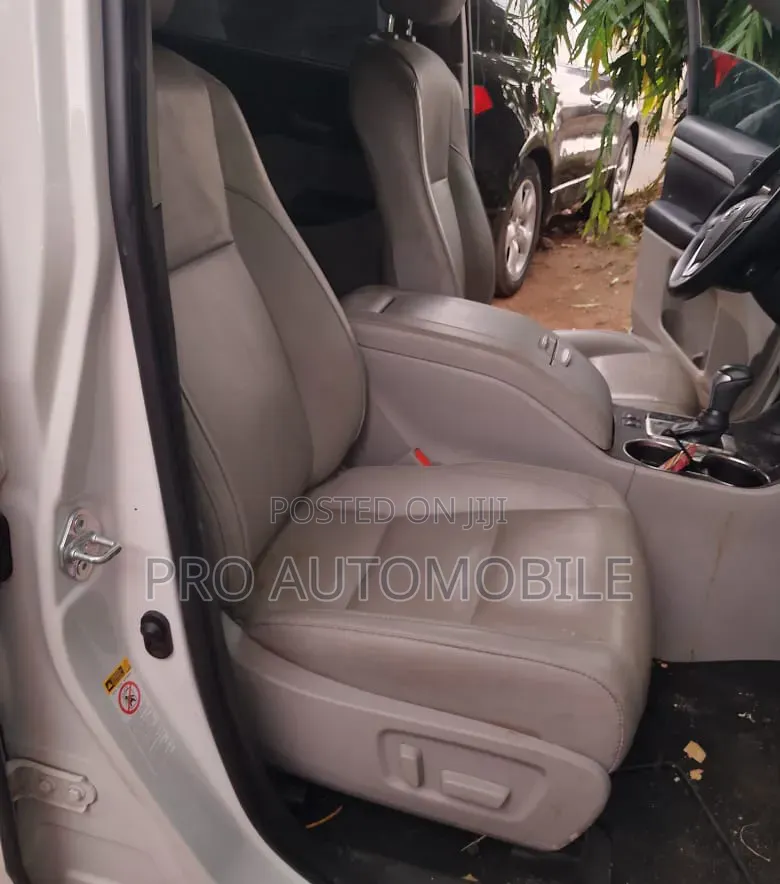 Toyota Highlander XLE 2019 White
