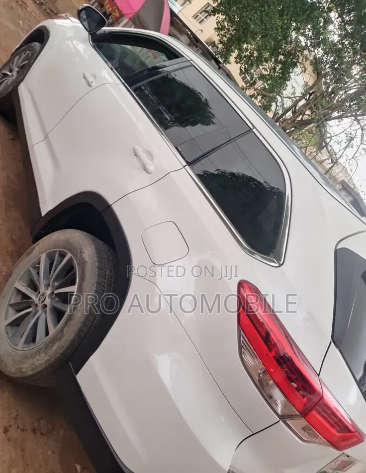 Toyota Highlander XLE 2019 White