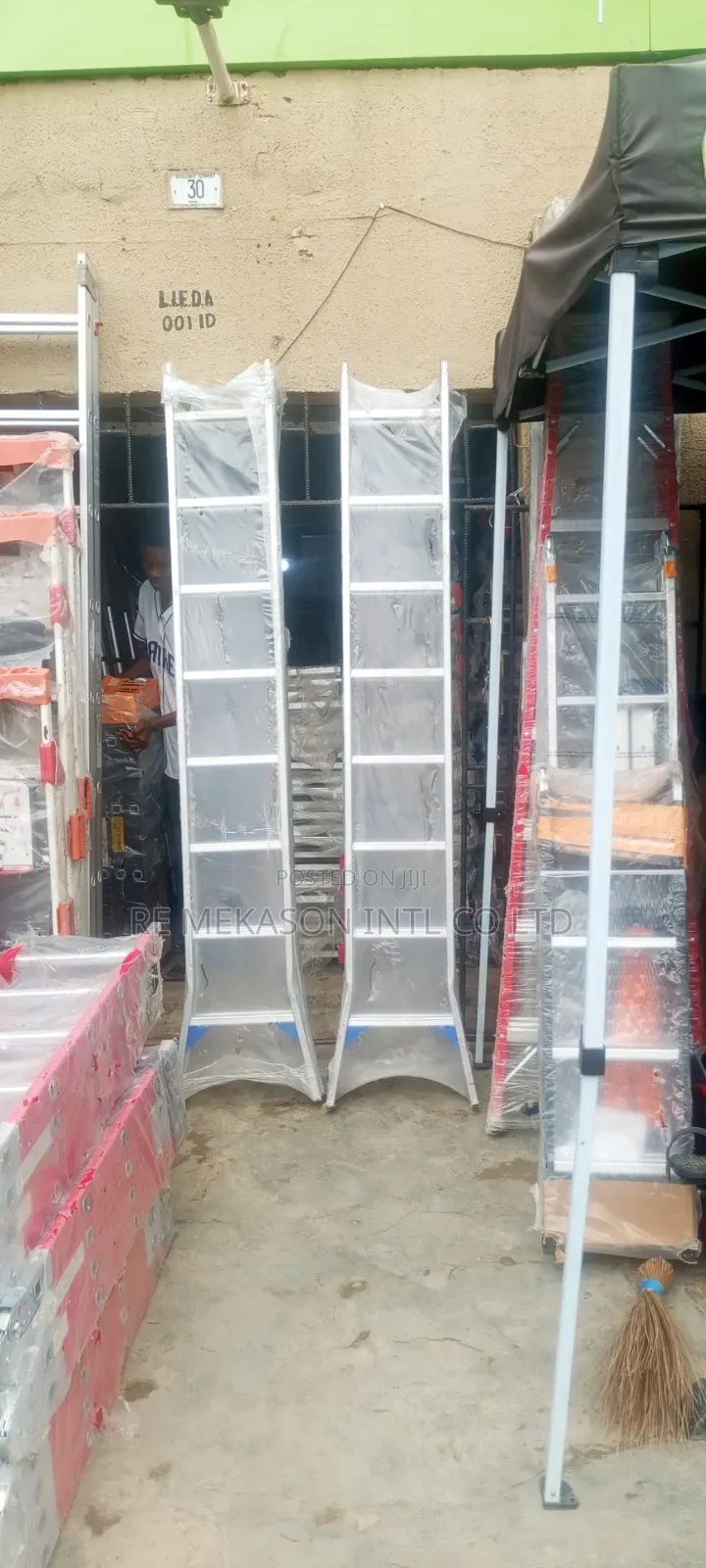16ft Heavy Duty Foldable Ladder