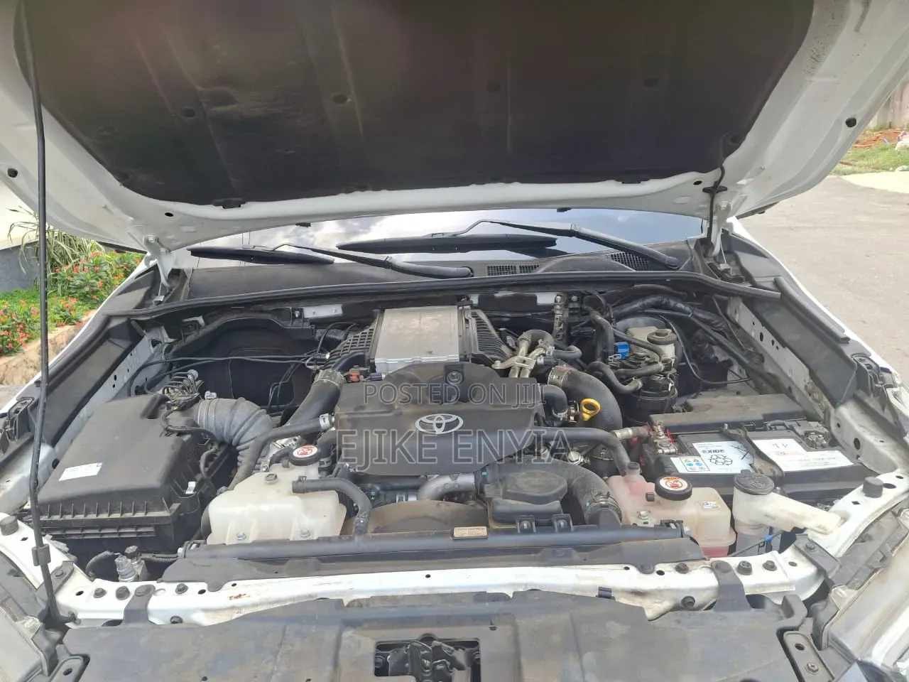 Toyota Hilux 2024 White