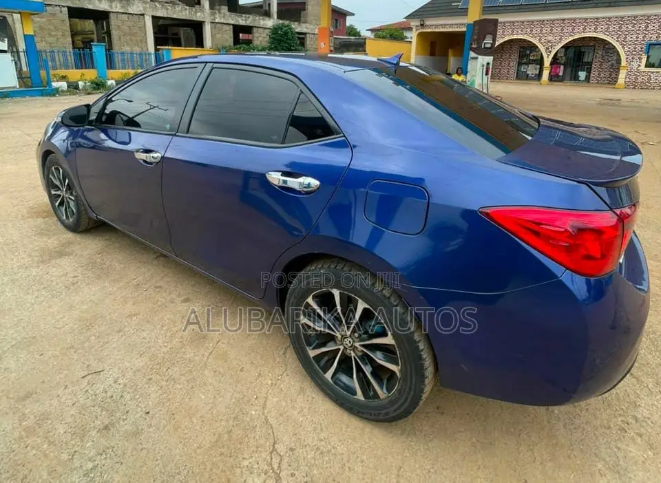 Toyota Corolla 2017 Blue