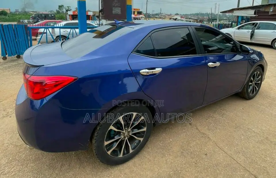 Toyota Corolla 2017 Blue