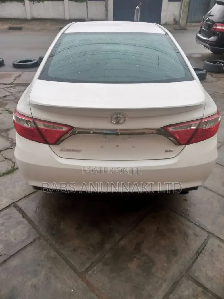 Toyota Camry 2016 White