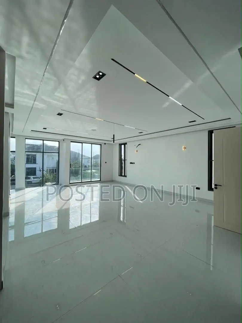 5bdrm Duplex in Ajah for sale
