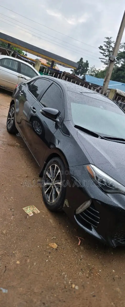 Toyota Corolla 2017 Black