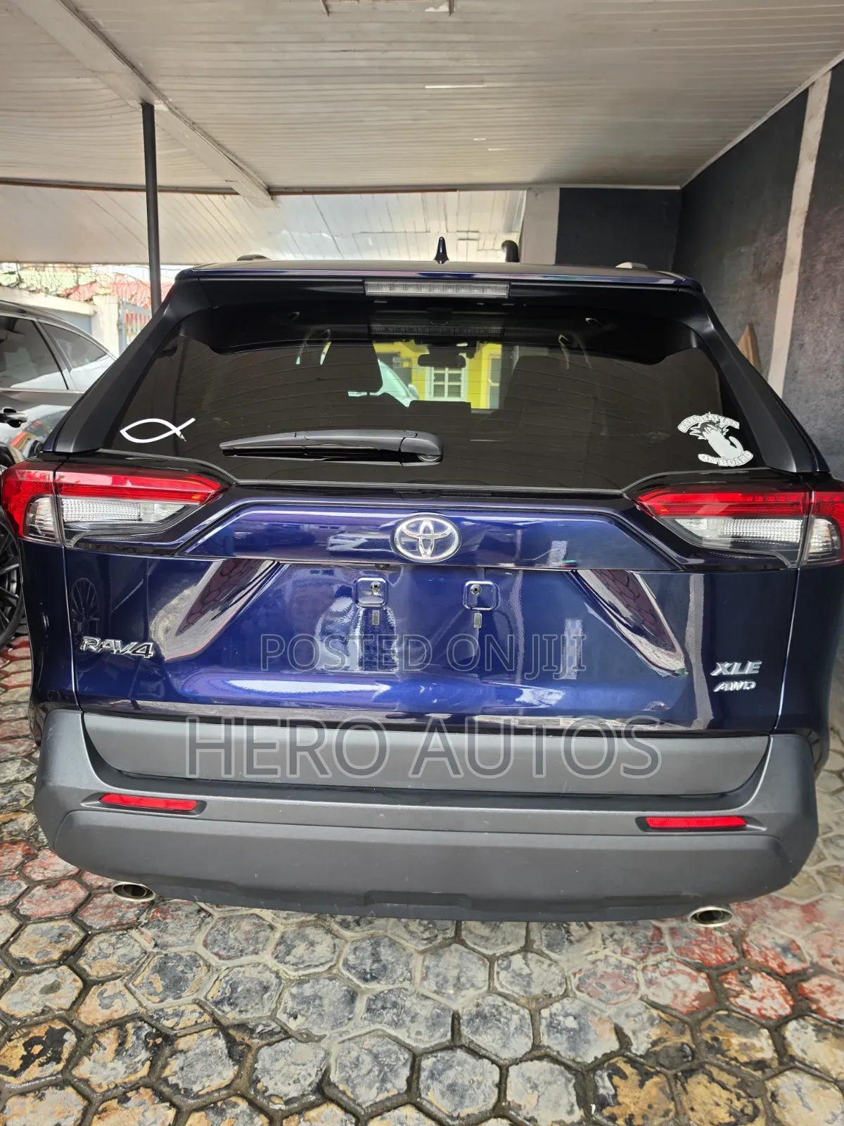 Toyota RAV4 2021 Blue
