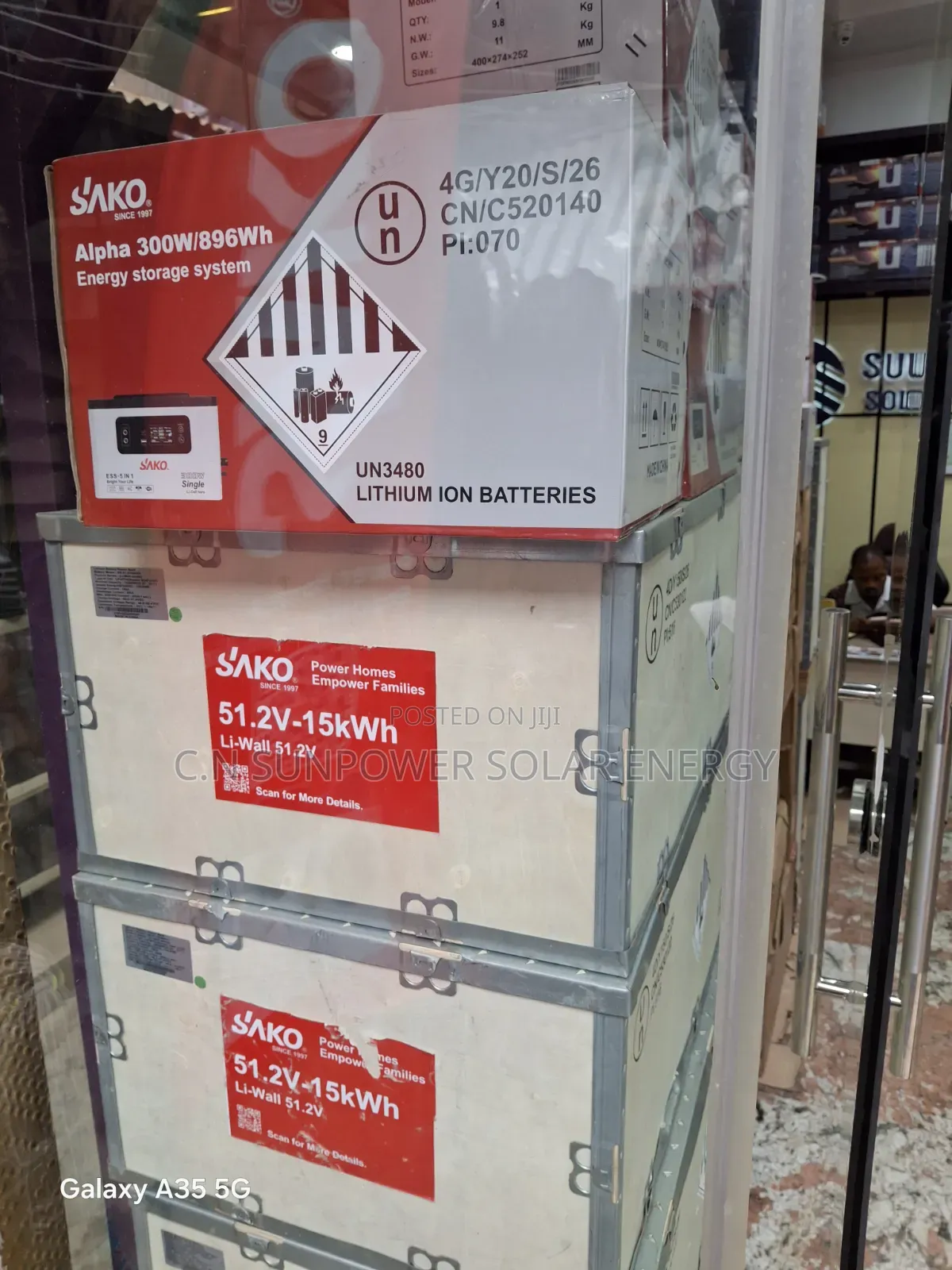 300w/896wh Sako Solar Power Generator