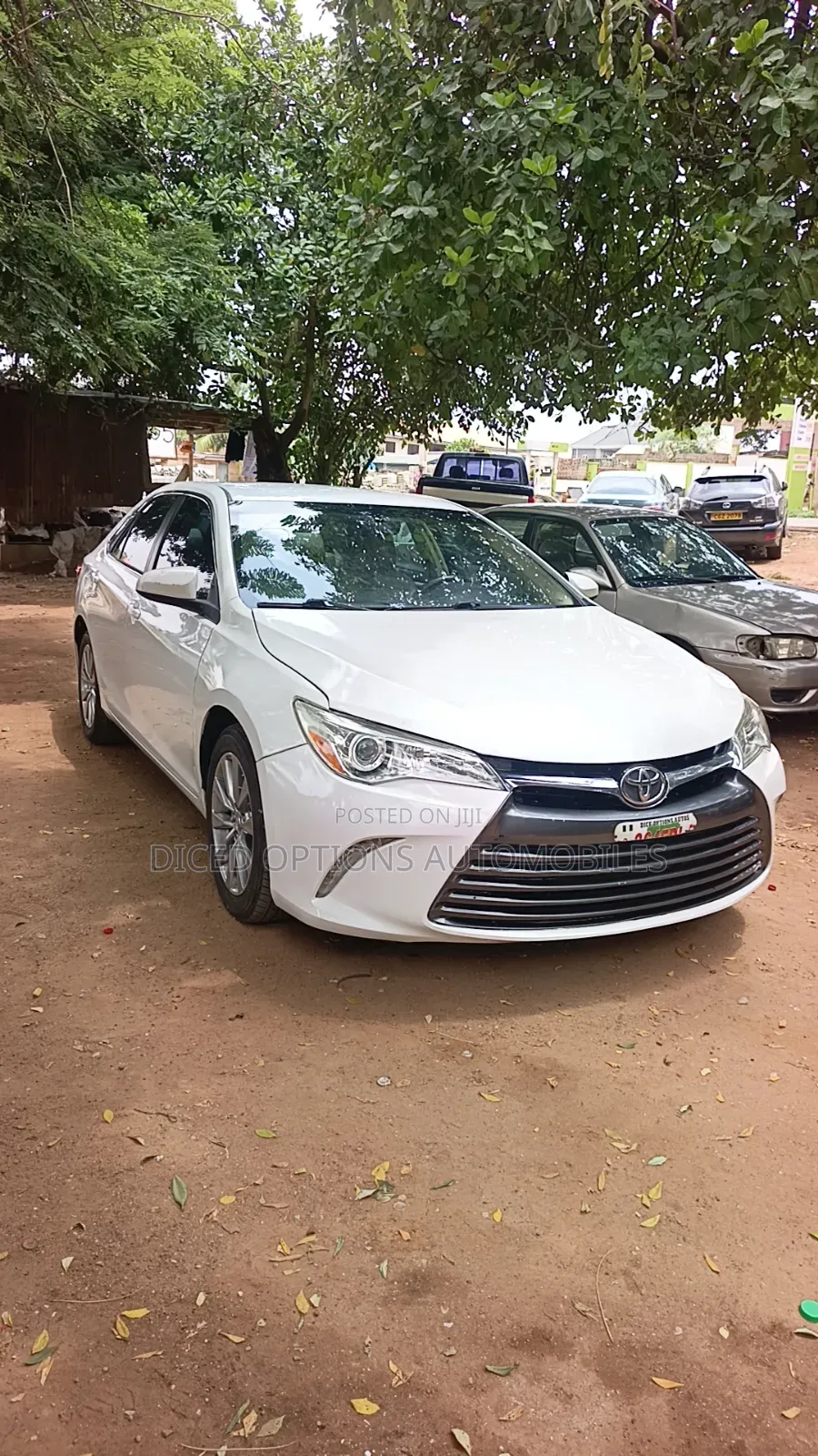 Toyota Camry XLE 4dr Sedan (2.5L 4cyl 6A) 2016 White