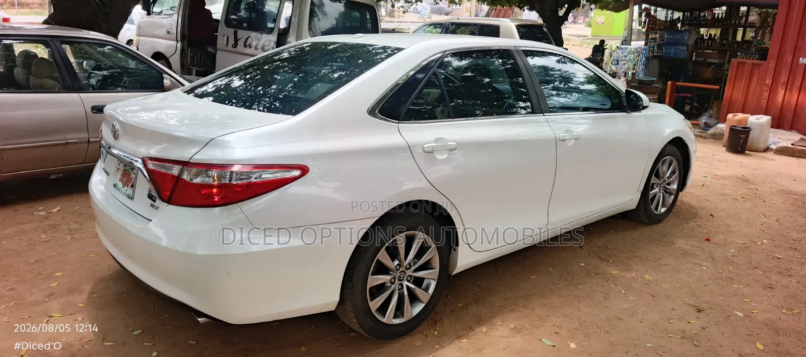 Toyota Camry XLE 4dr Sedan (2.5L 4cyl 6A) 2016 White