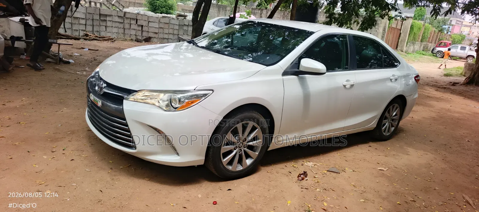 Toyota Camry XLE 4dr Sedan (2.5L 4cyl 6A) 2016 White