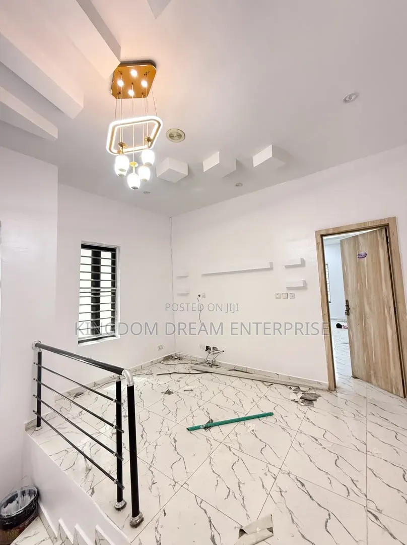 5bdrm Duplex in Chevron Drive Lekki for rent