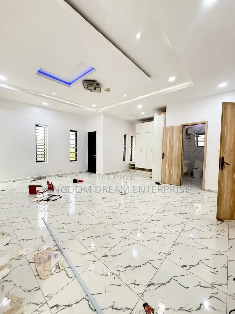 5bdrm Duplex in Chevron Drive Lekki for rent