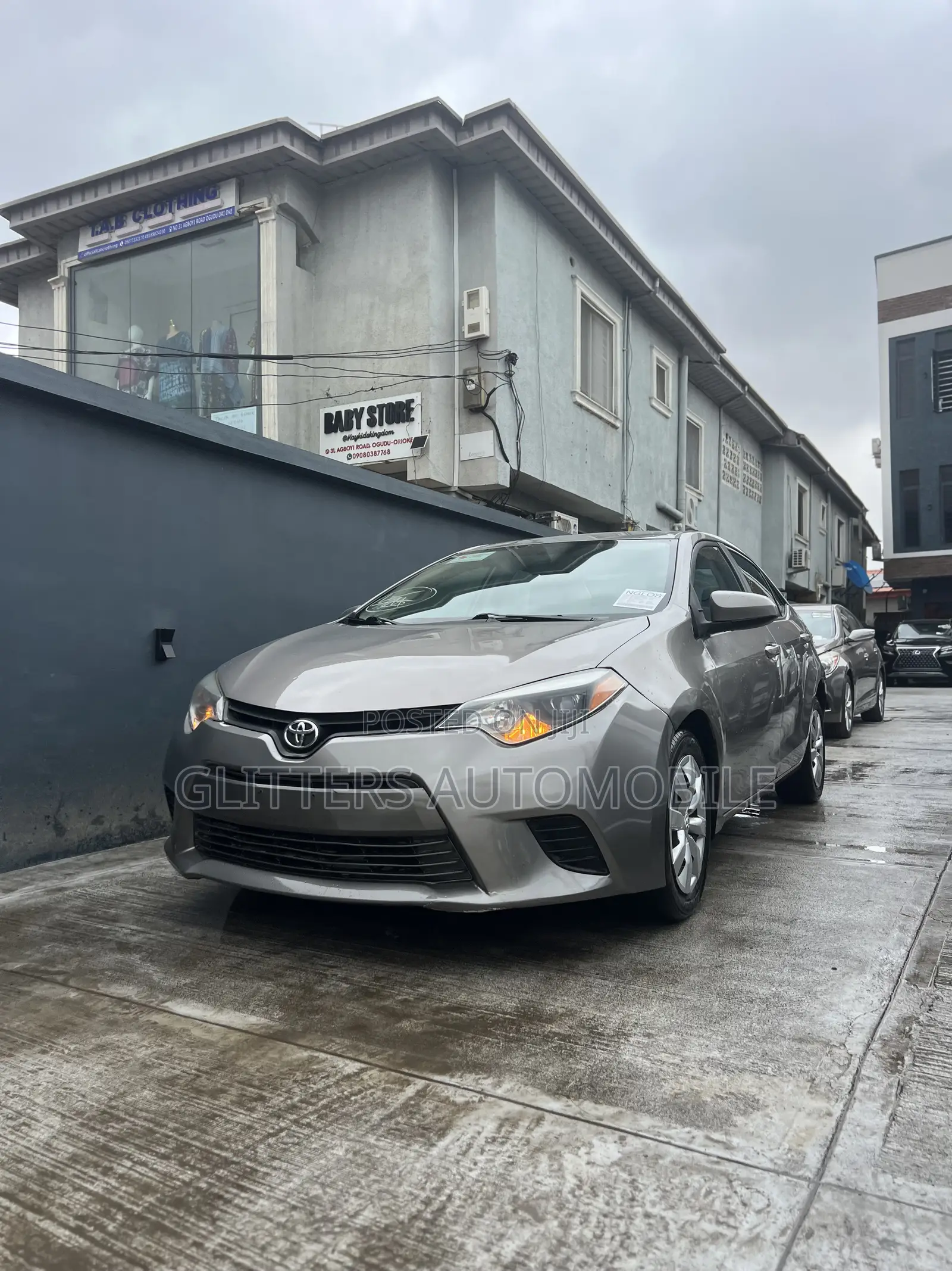 Toyota Corolla L 4dr Sedan (1.8L 4cyl Manual) 2016 Gold