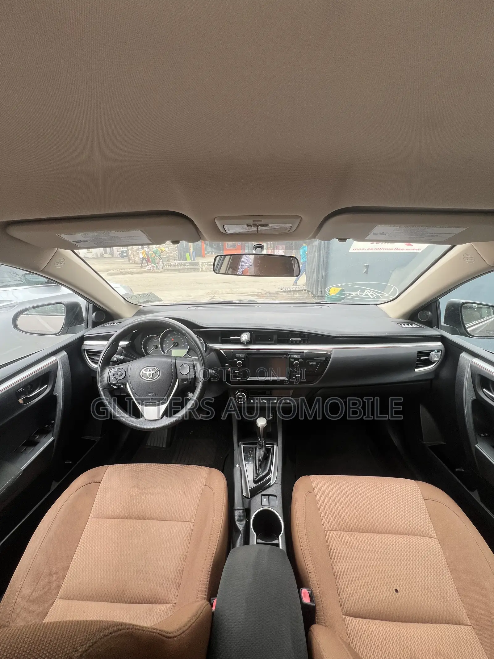 Toyota Corolla L 4dr Sedan (1.8L 4cyl Manual) 2016 Gold