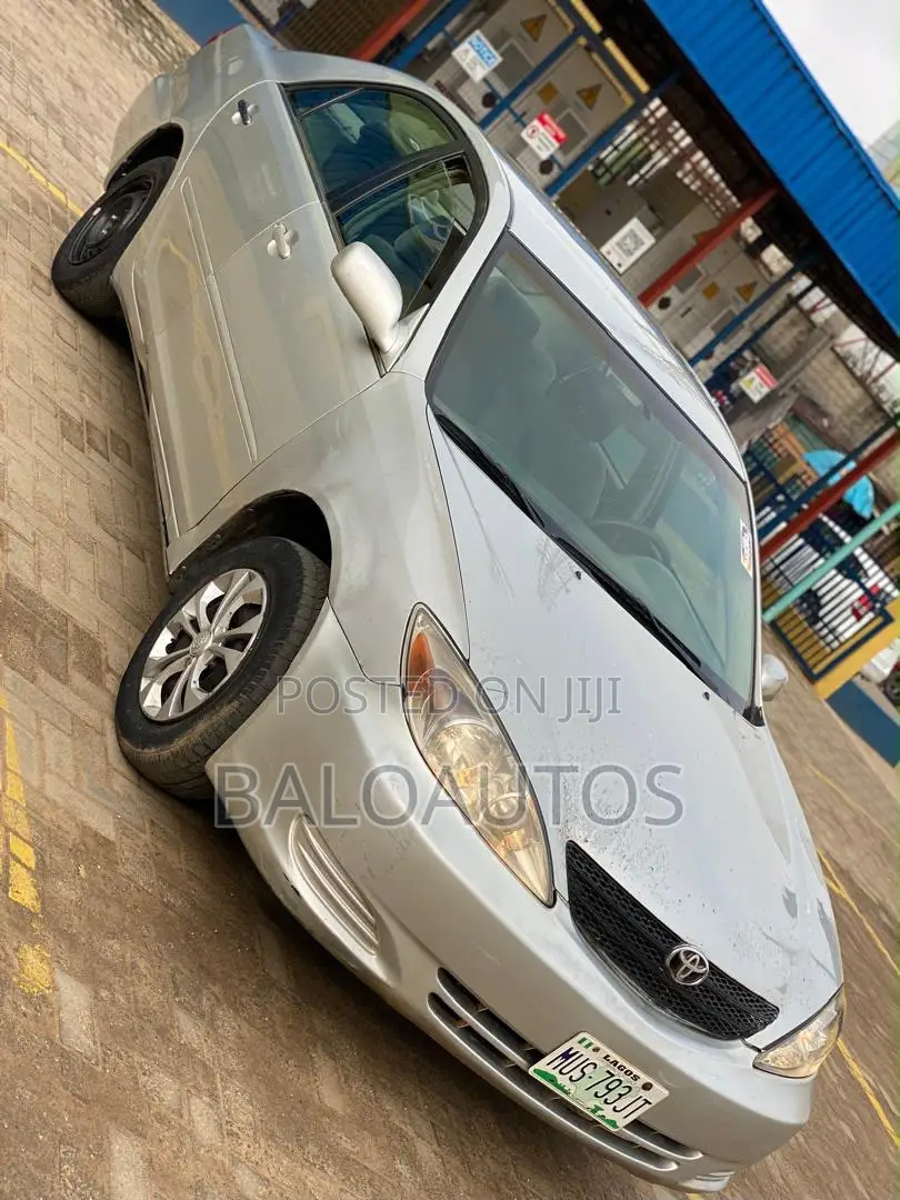 Toyota Camry LE 4dr Sedan (2.4L 4cyl 5A) 2005 Gray