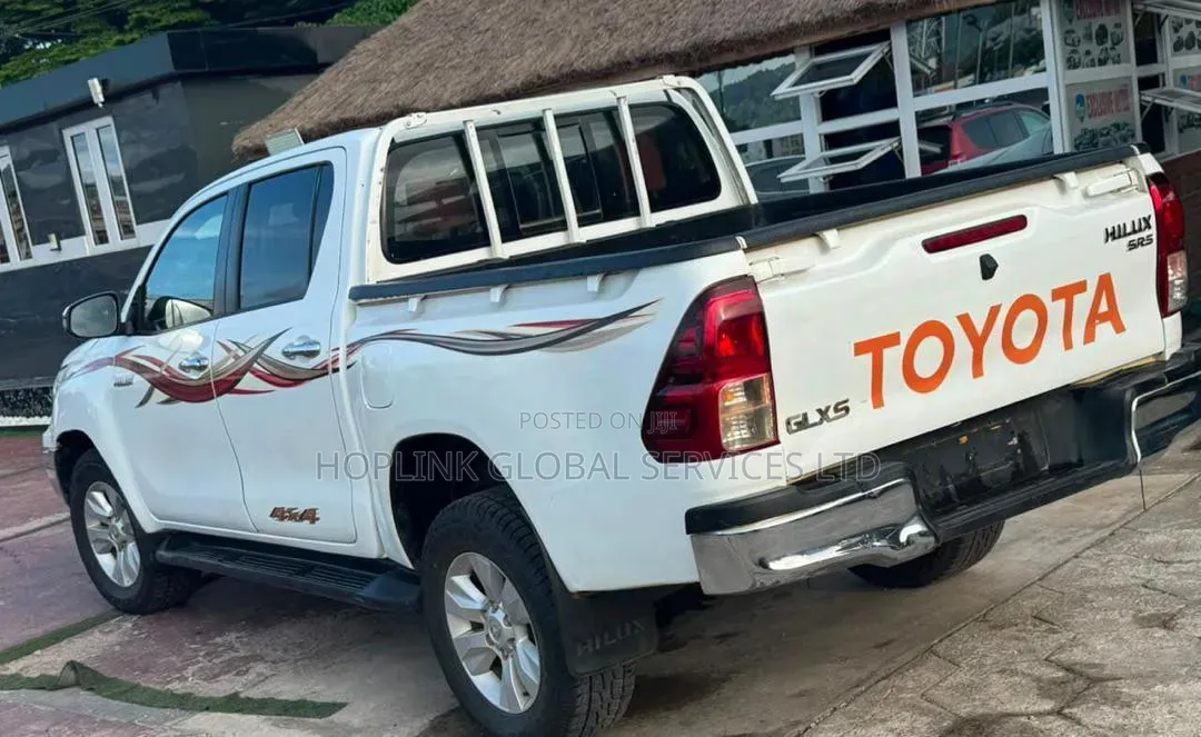 Toyota Hilux 2017 White