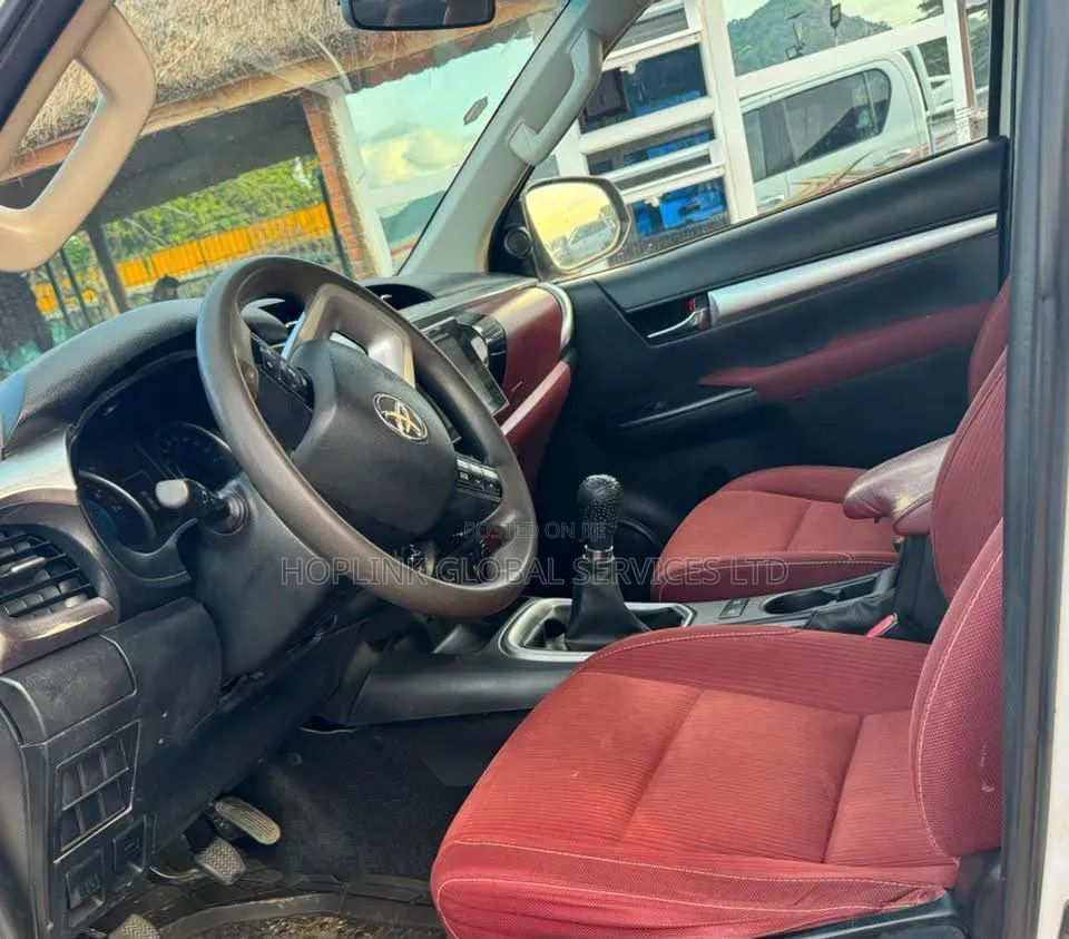 Toyota Hilux 2017 White