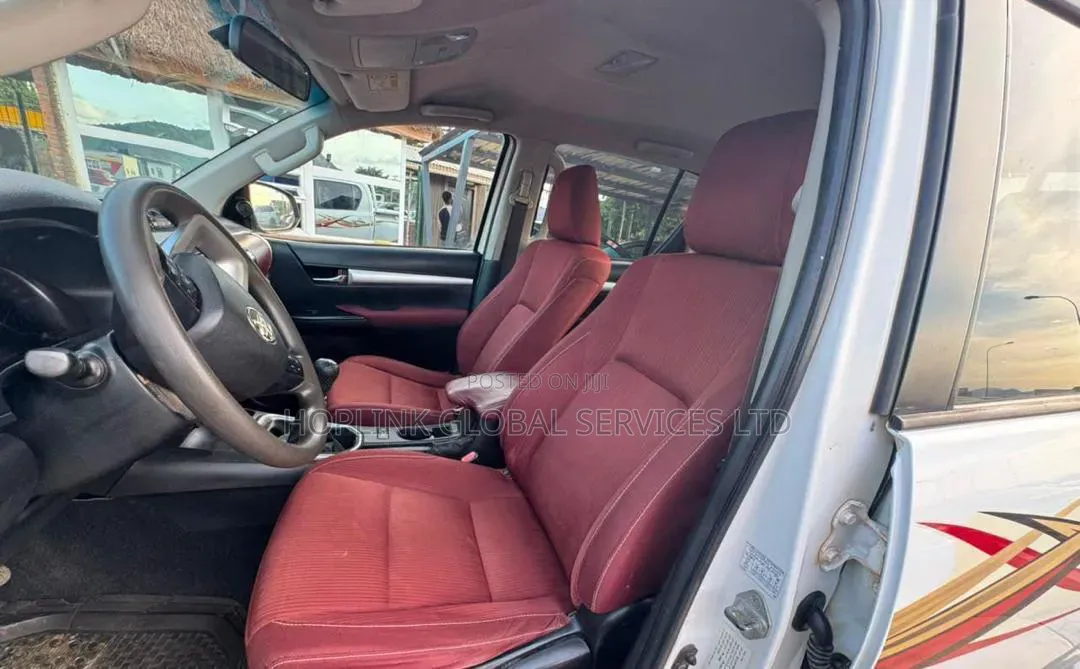 Toyota Hilux 2017 White