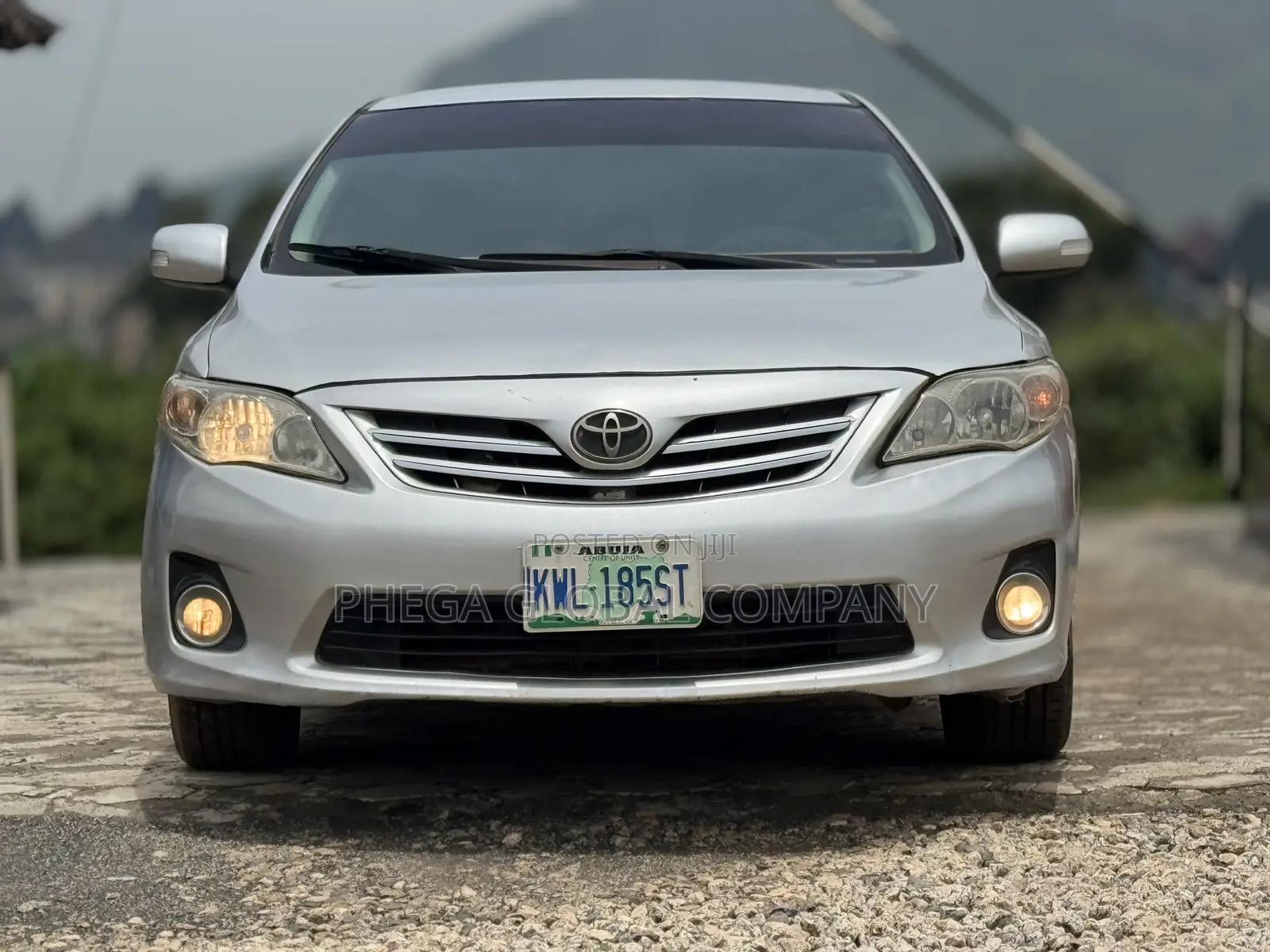 Toyota Corolla LE 4dr Sedan (1.8L 4cyl 4A) 2013 Silver