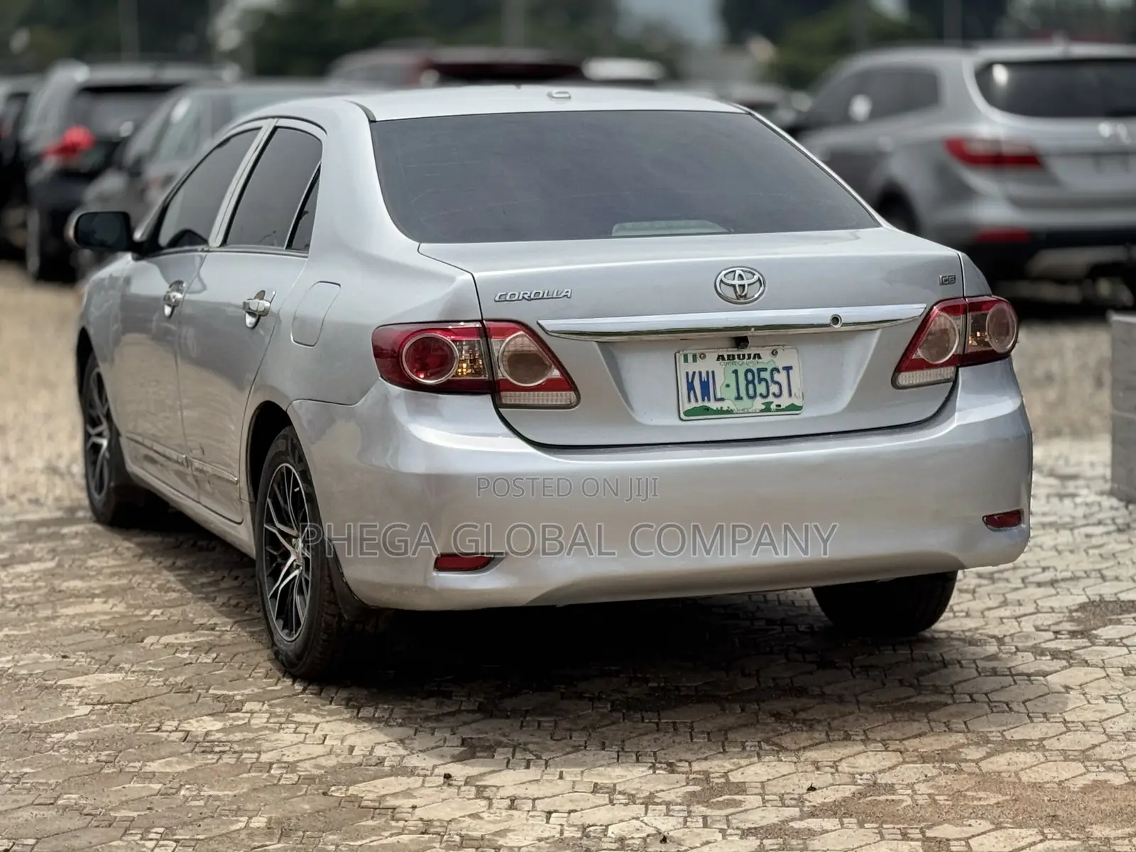 Toyota Corolla LE 4dr Sedan (1.8L 4cyl 4A) 2013 Silver