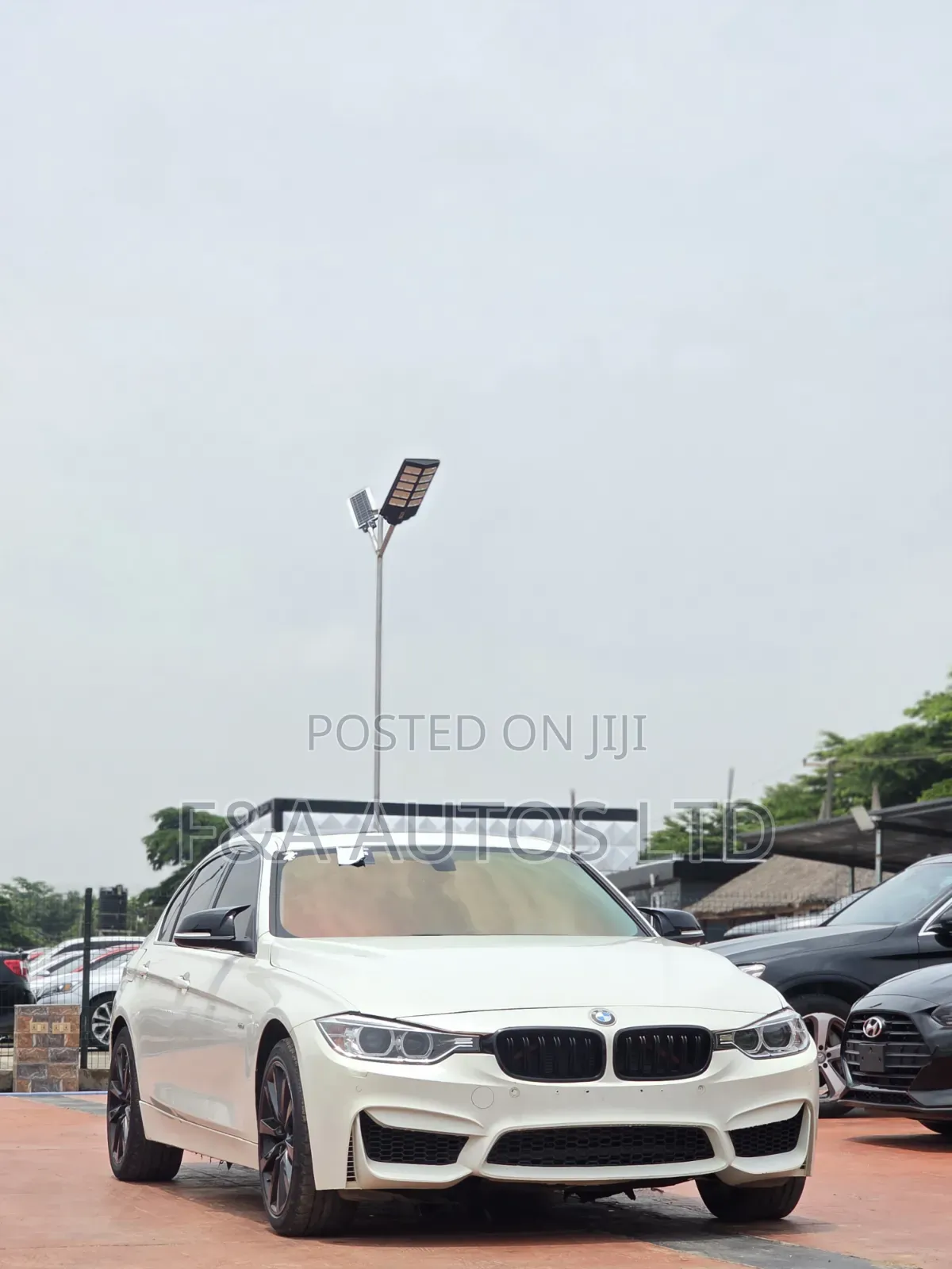BMW 328i 2013 Off white