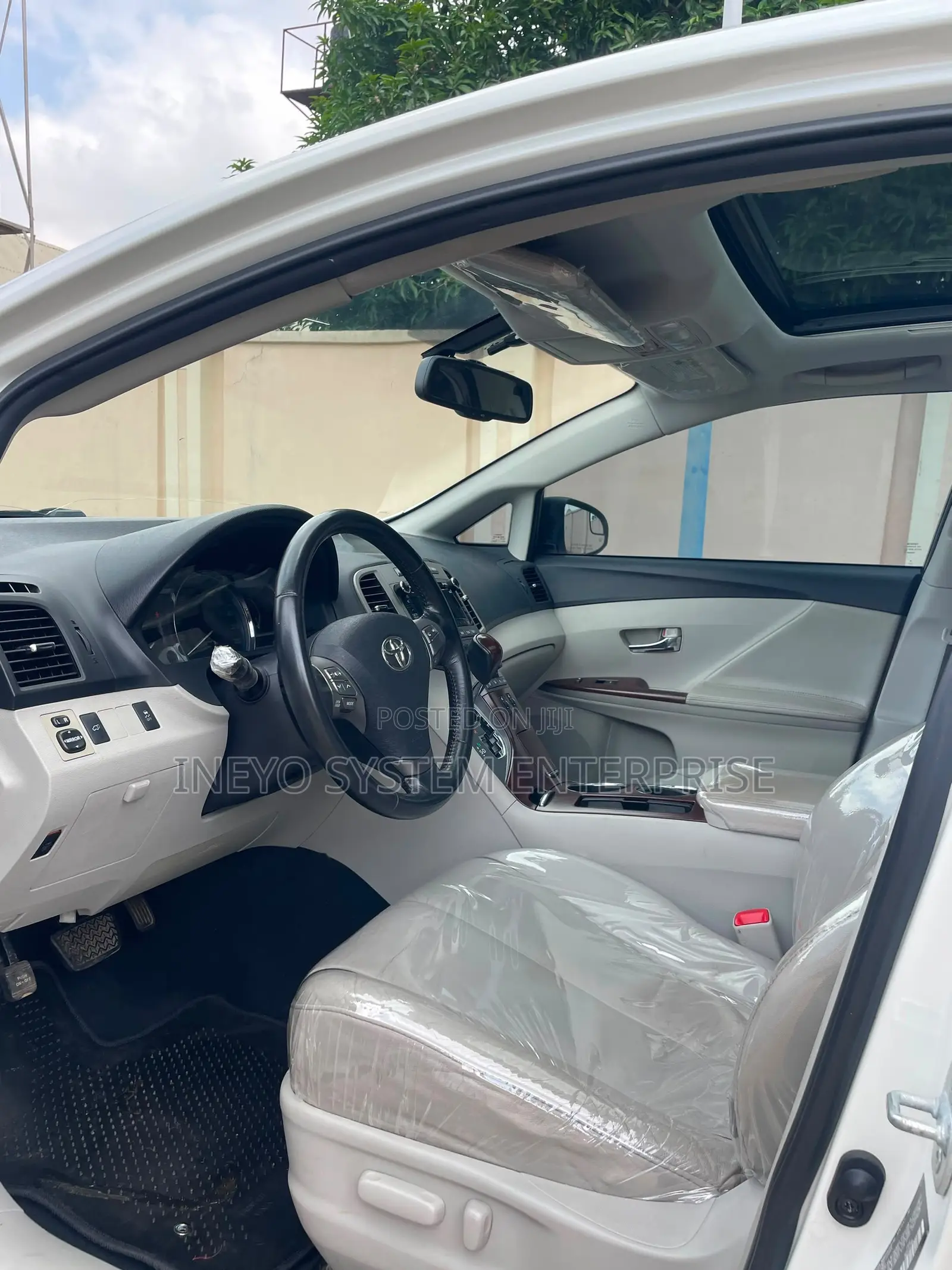 Toyota Venza XLE 2010 White