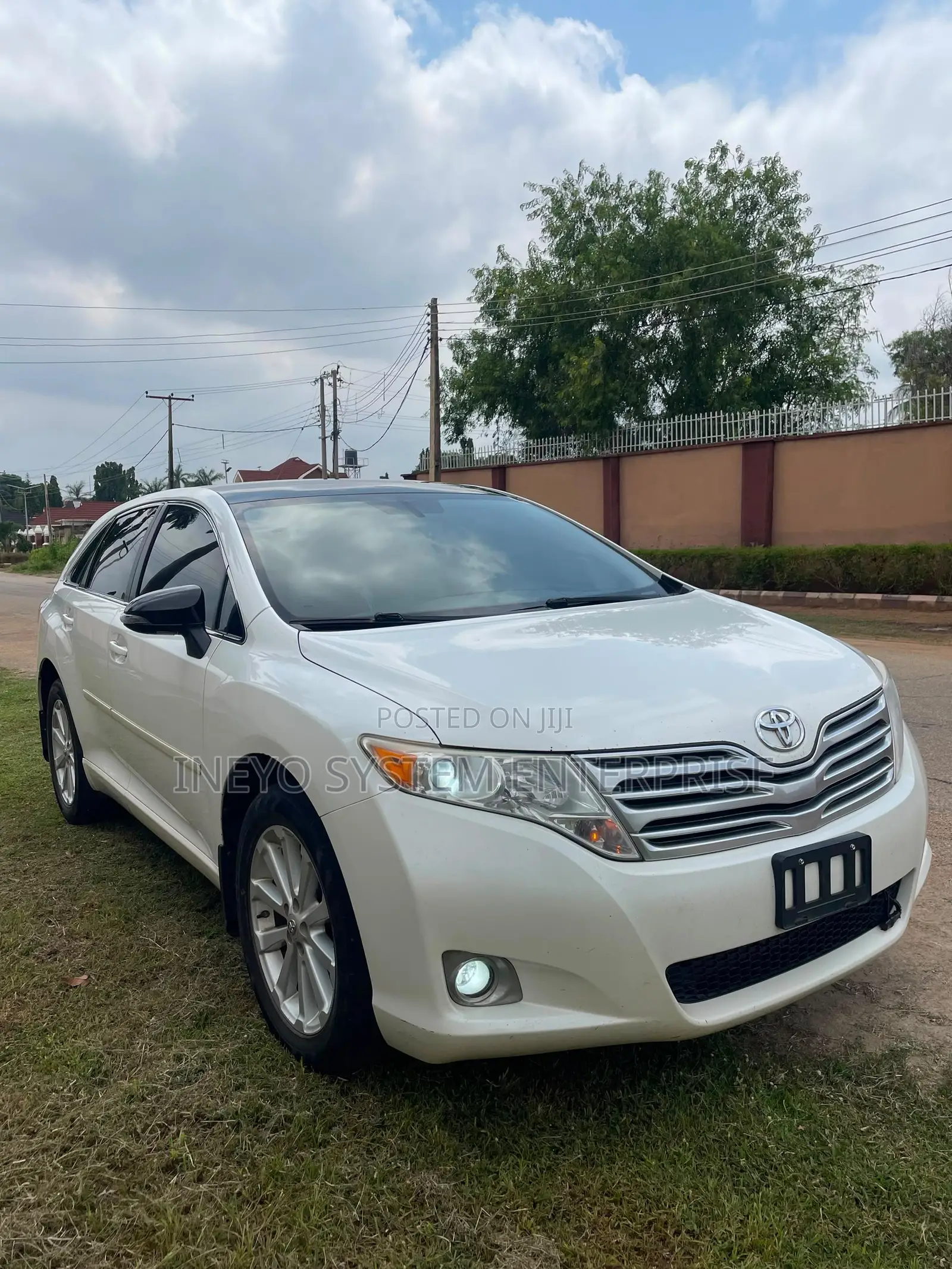 Toyota Venza XLE 2010 White