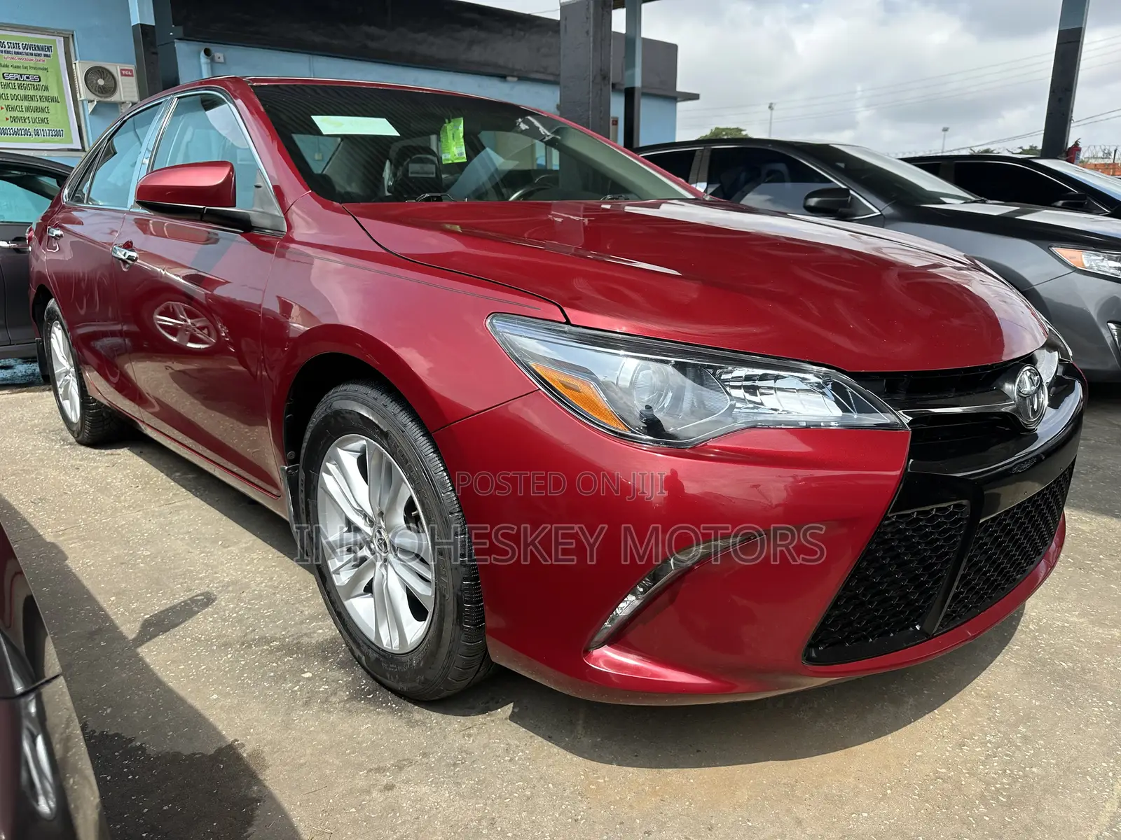 Toyota Camry SE 4dr Sedan (2.5L 4cyl 6A) 2017 Red