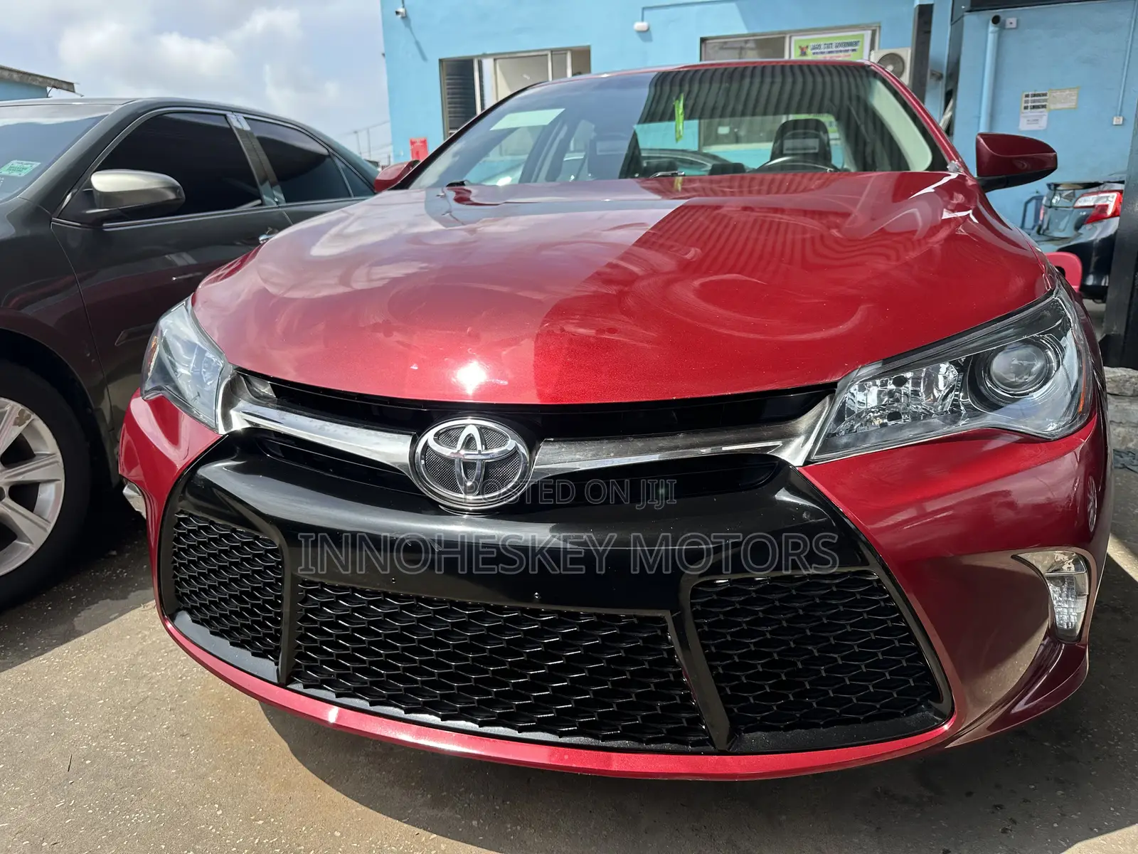 Toyota Camry SE 4dr Sedan (2.5L 4cyl 6A) 2017 Red