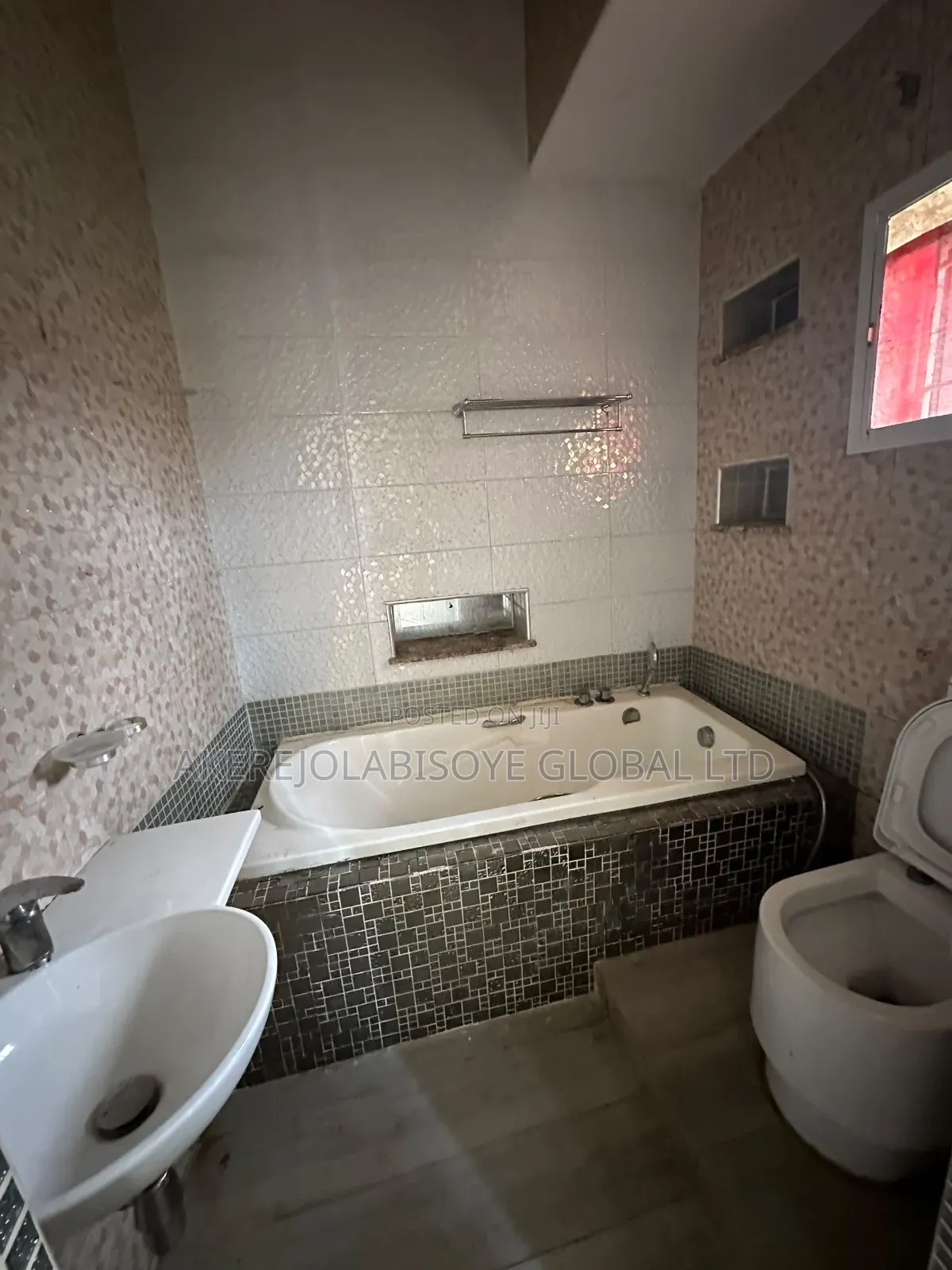 3bdrm Apartment in In An Estate Around for rent