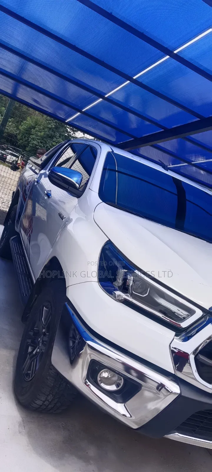 Toyota Hilux 2022 White