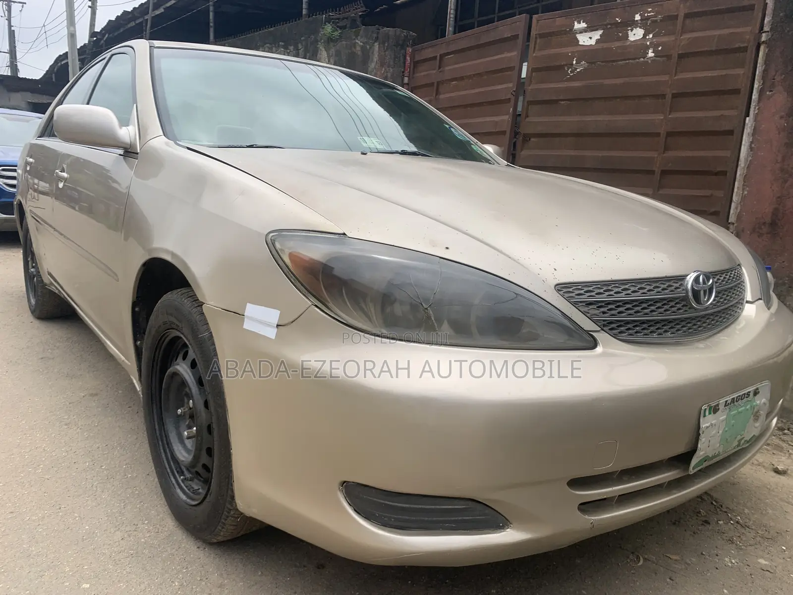 Toyota Camry LE 4dr Sedan (2.4L 4cyl 4A) 2004 Gold