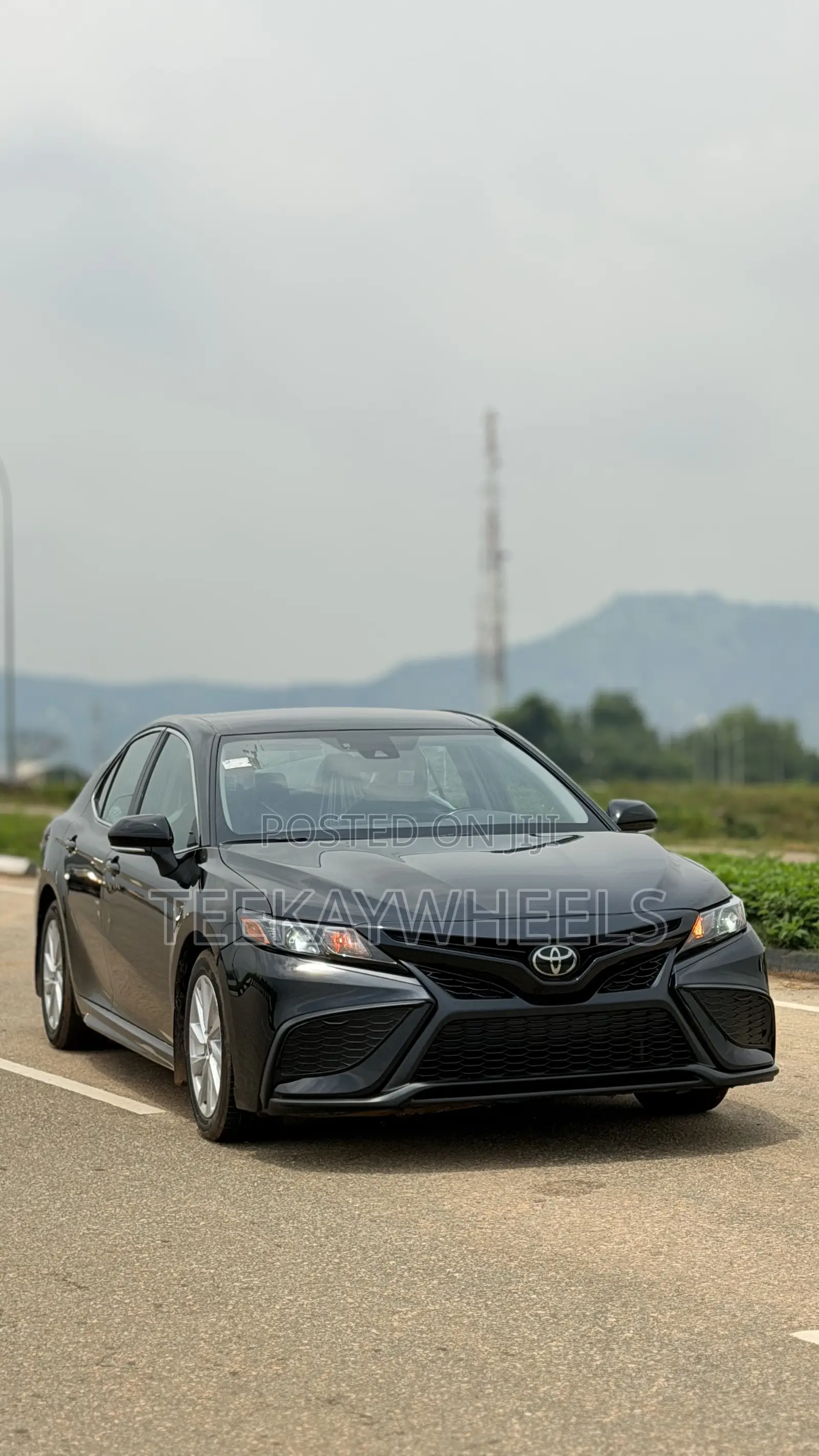 Toyota Camry SE 2022 Black