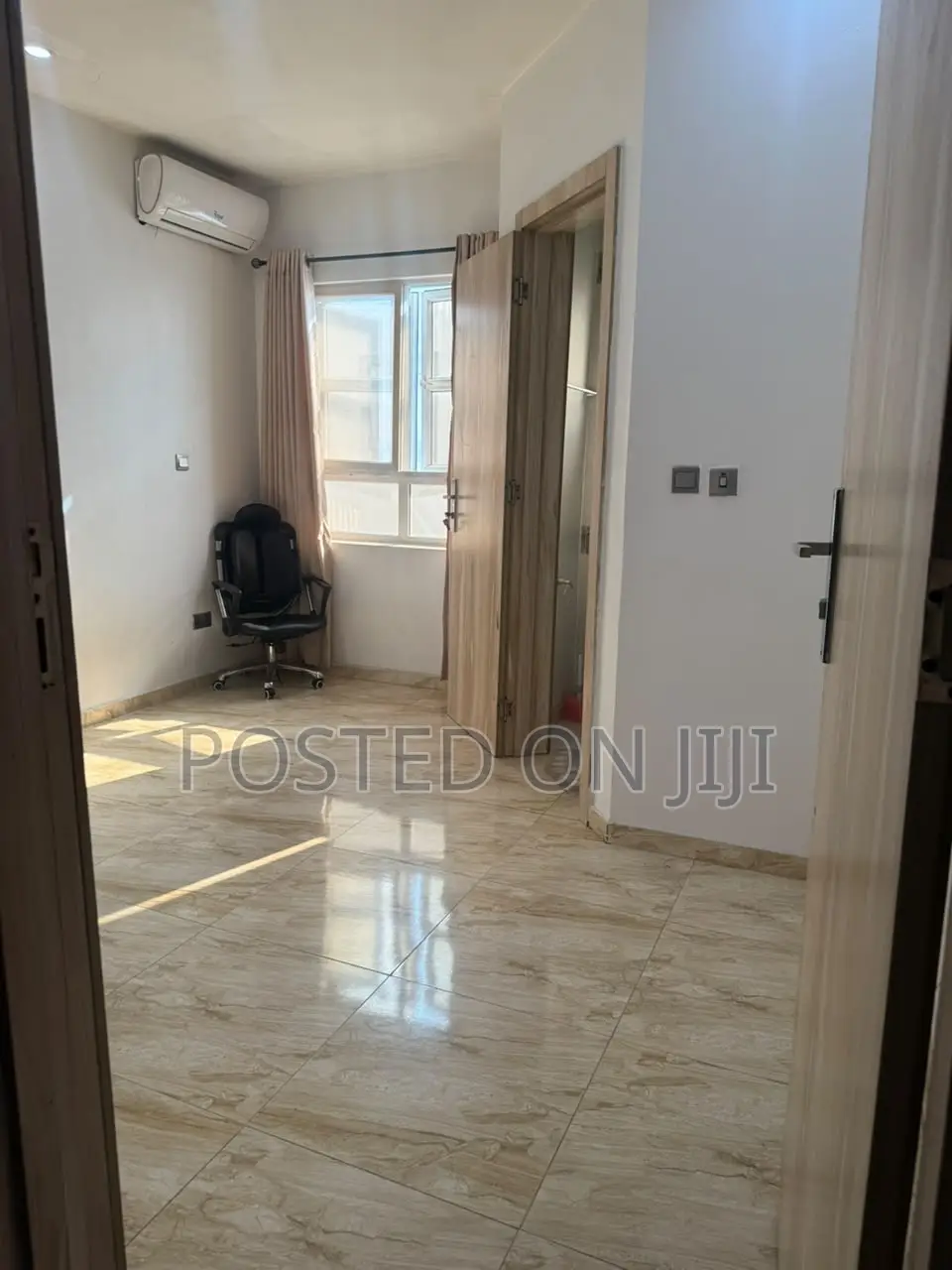 1bdrm Townhouse / Terrace in Orchid Road, Ikota for rent