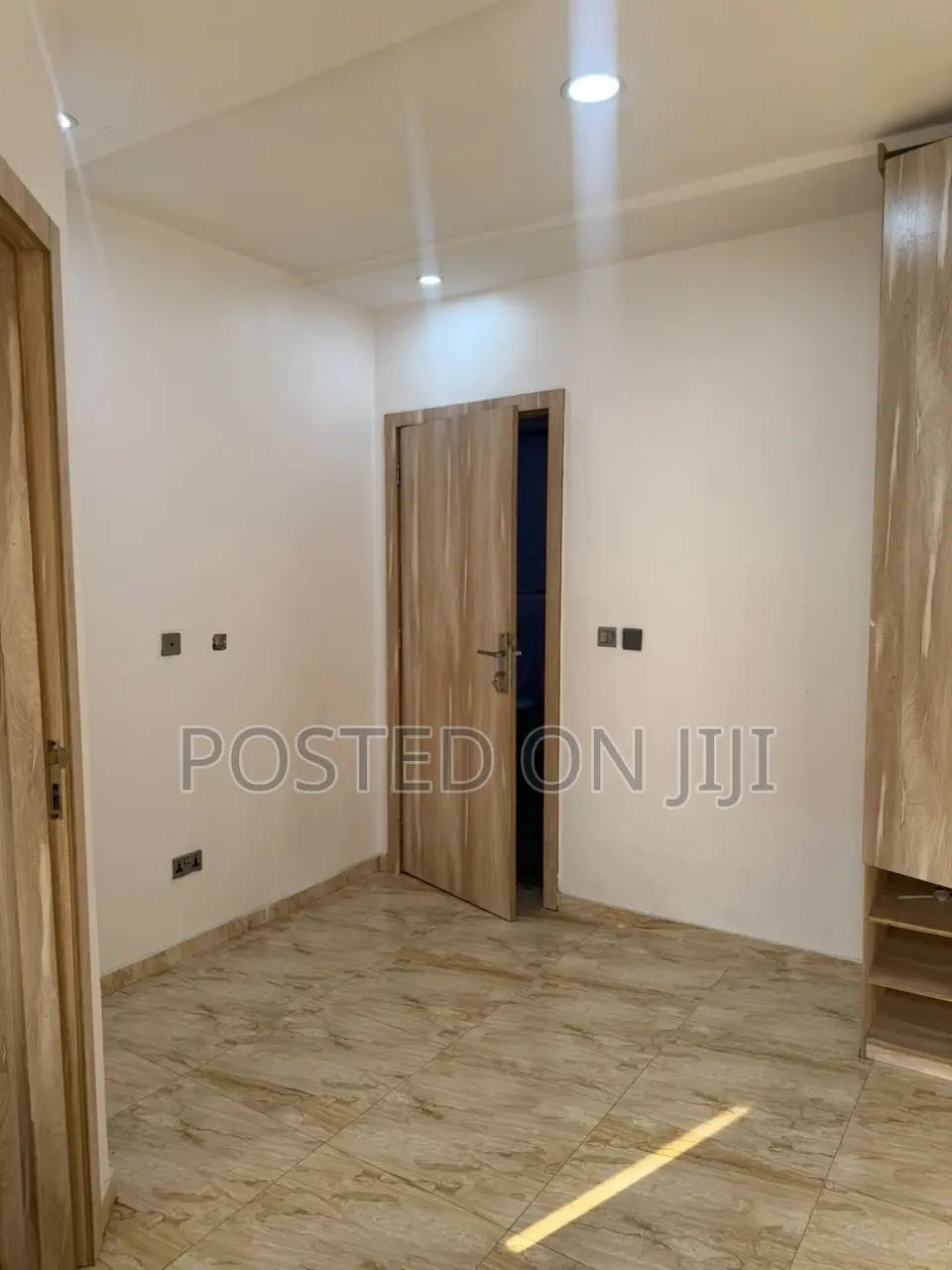 1bdrm Townhouse / Terrace in Orchid Road, Ikota for rent