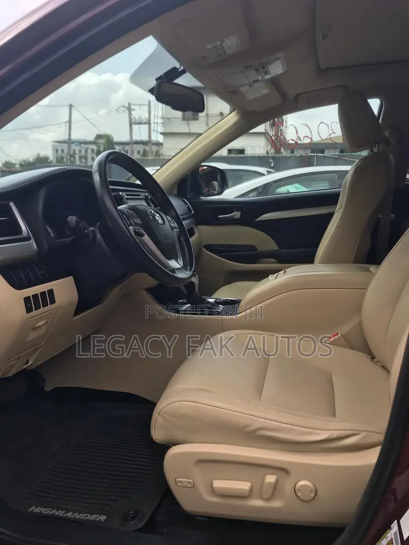 Toyota Highlander XLE 4dr SUV AWD (3.5L 6cyl 6A) 2015 Burgundy