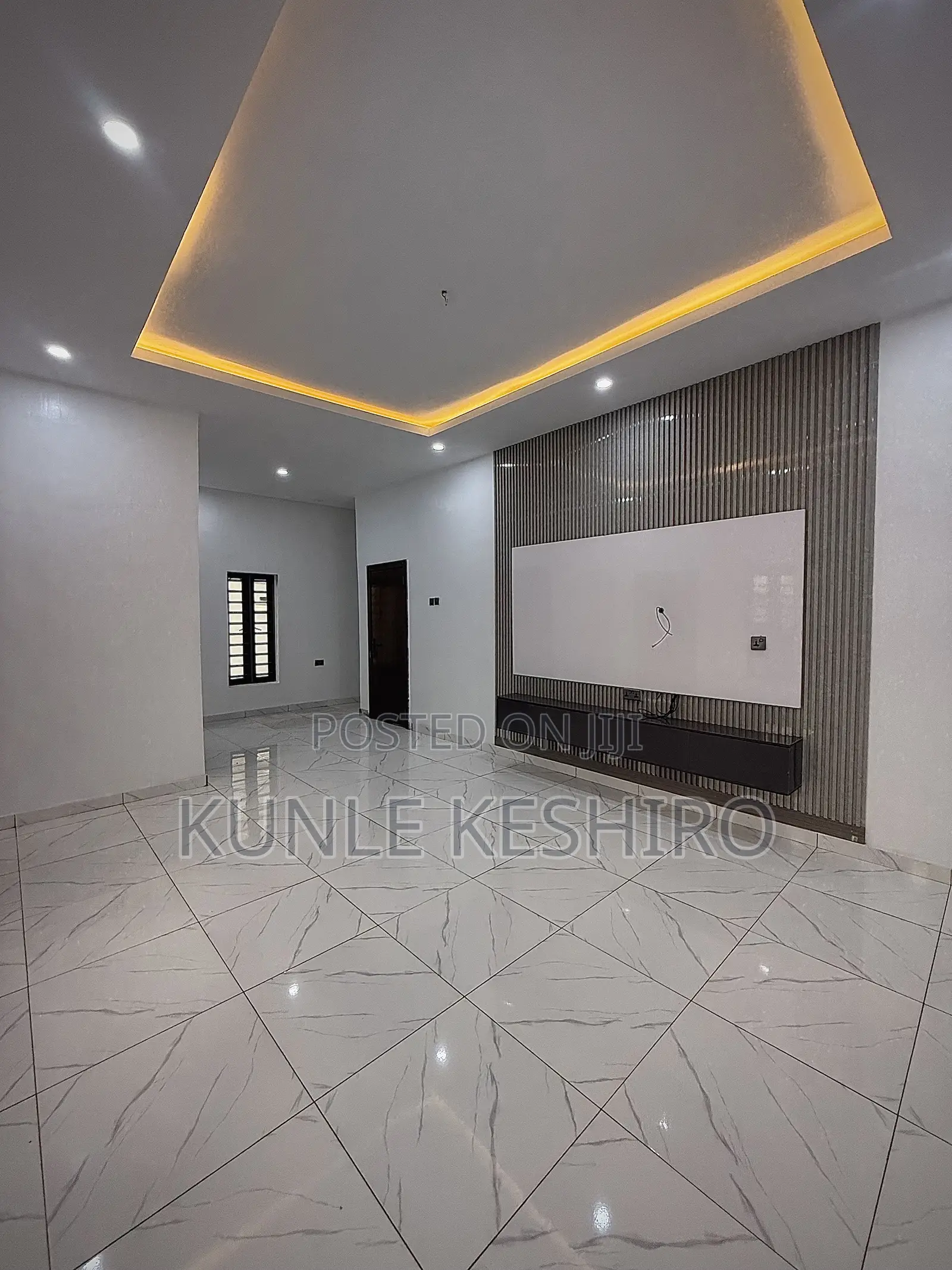 8bdrm Mansion in P&T Estate, Abesan for sale