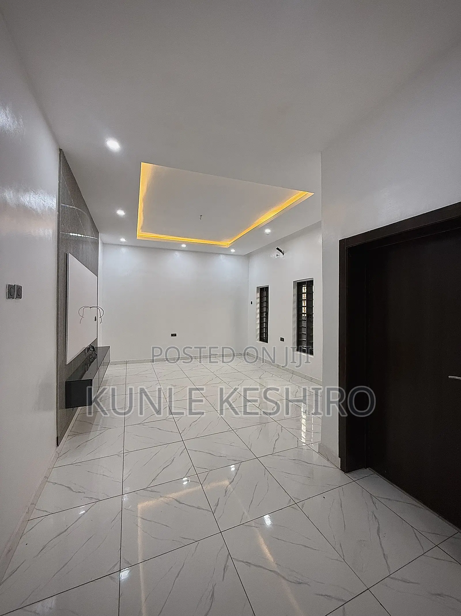 8bdrm Mansion in P&T Estate, Abesan for sale