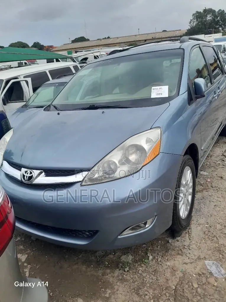 Toyota Sienna 2009 Blue
