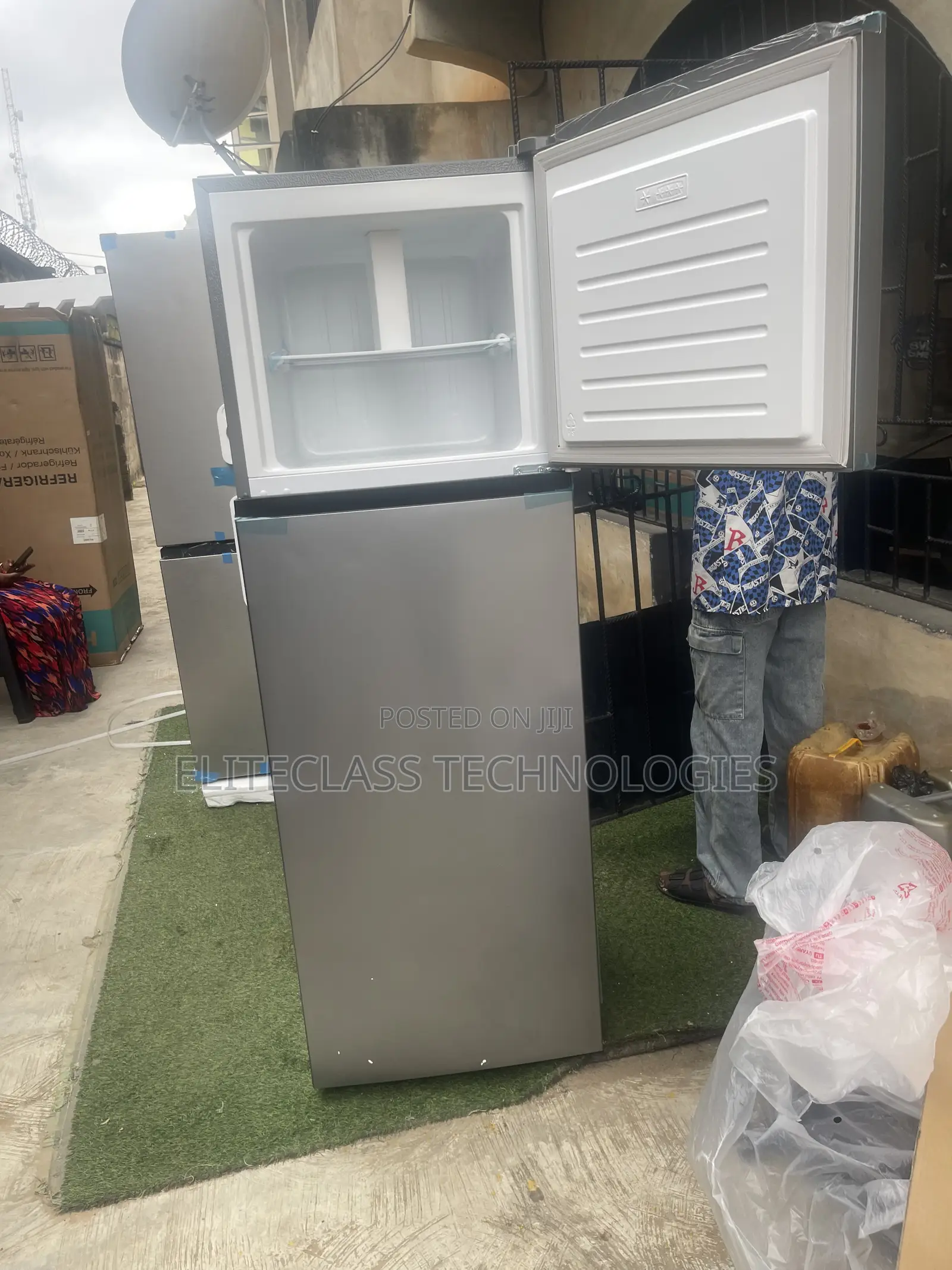 Durable Hisense 306L Domestic Refrigerator