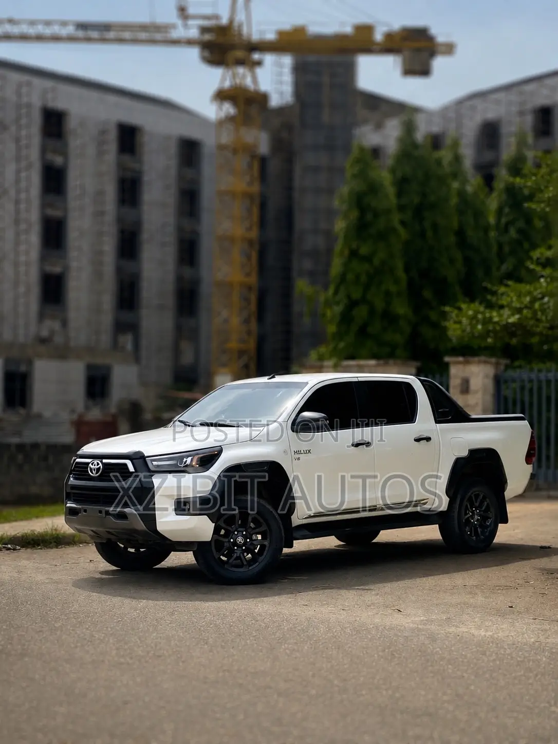 Toyota Hilux 2023 White