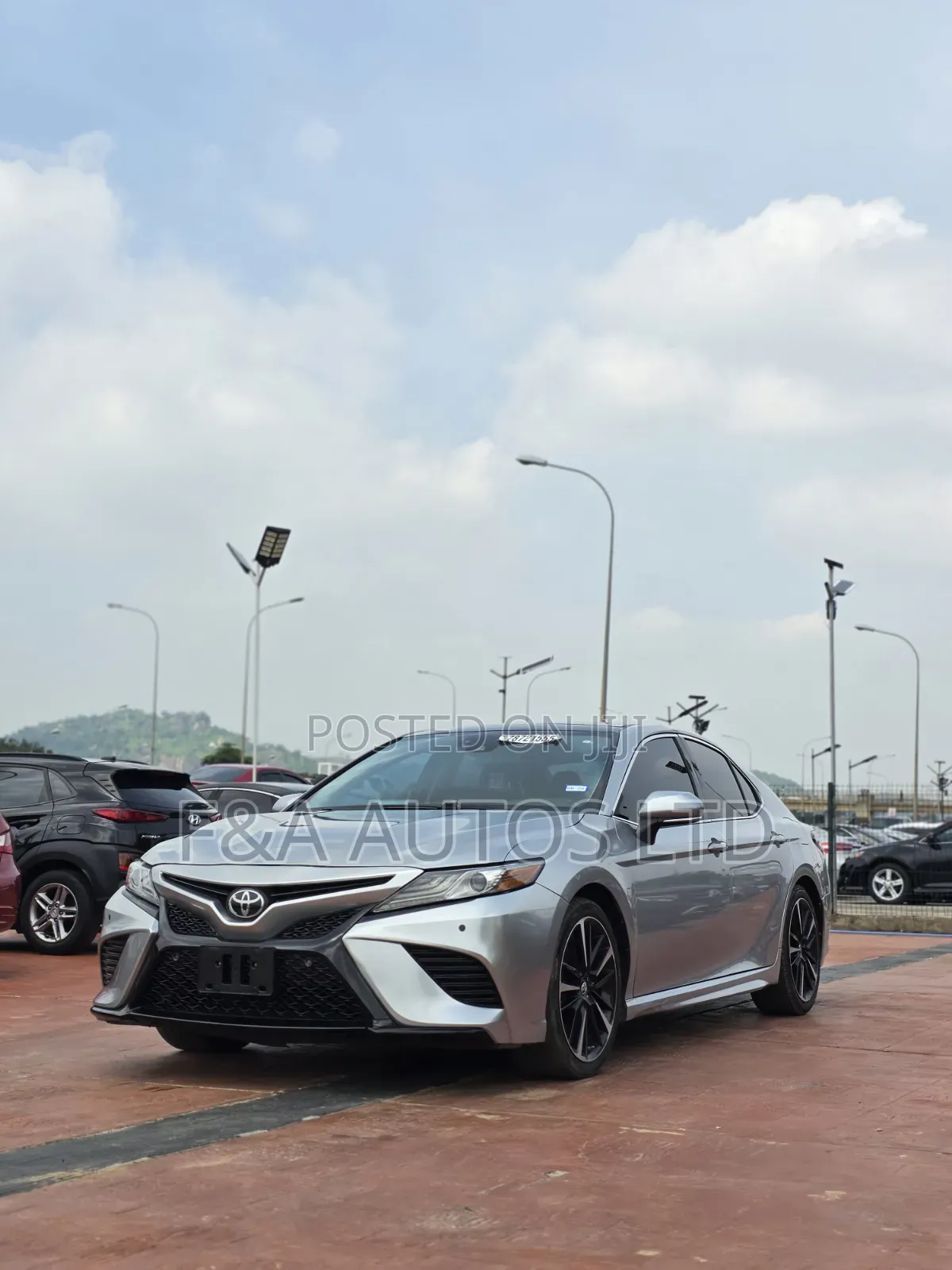Toyota Camry 2018 Silver