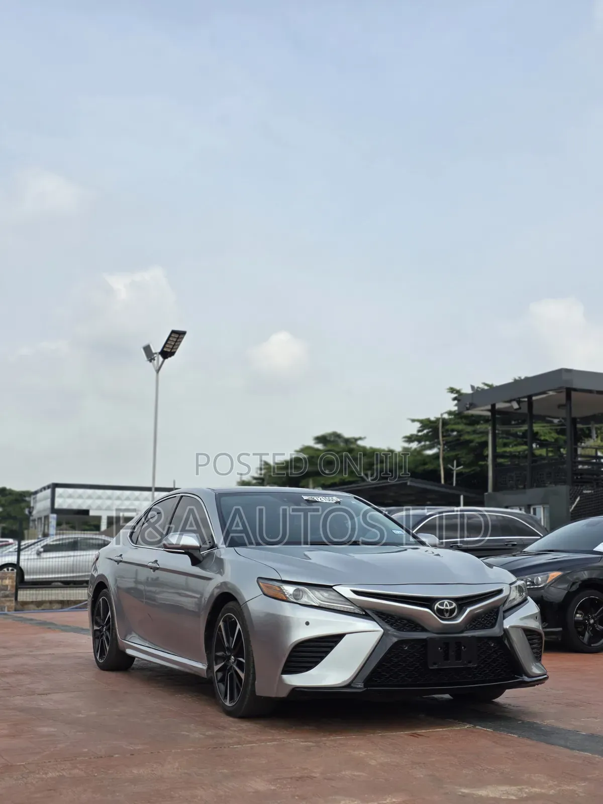 Toyota Camry 2018 Silver