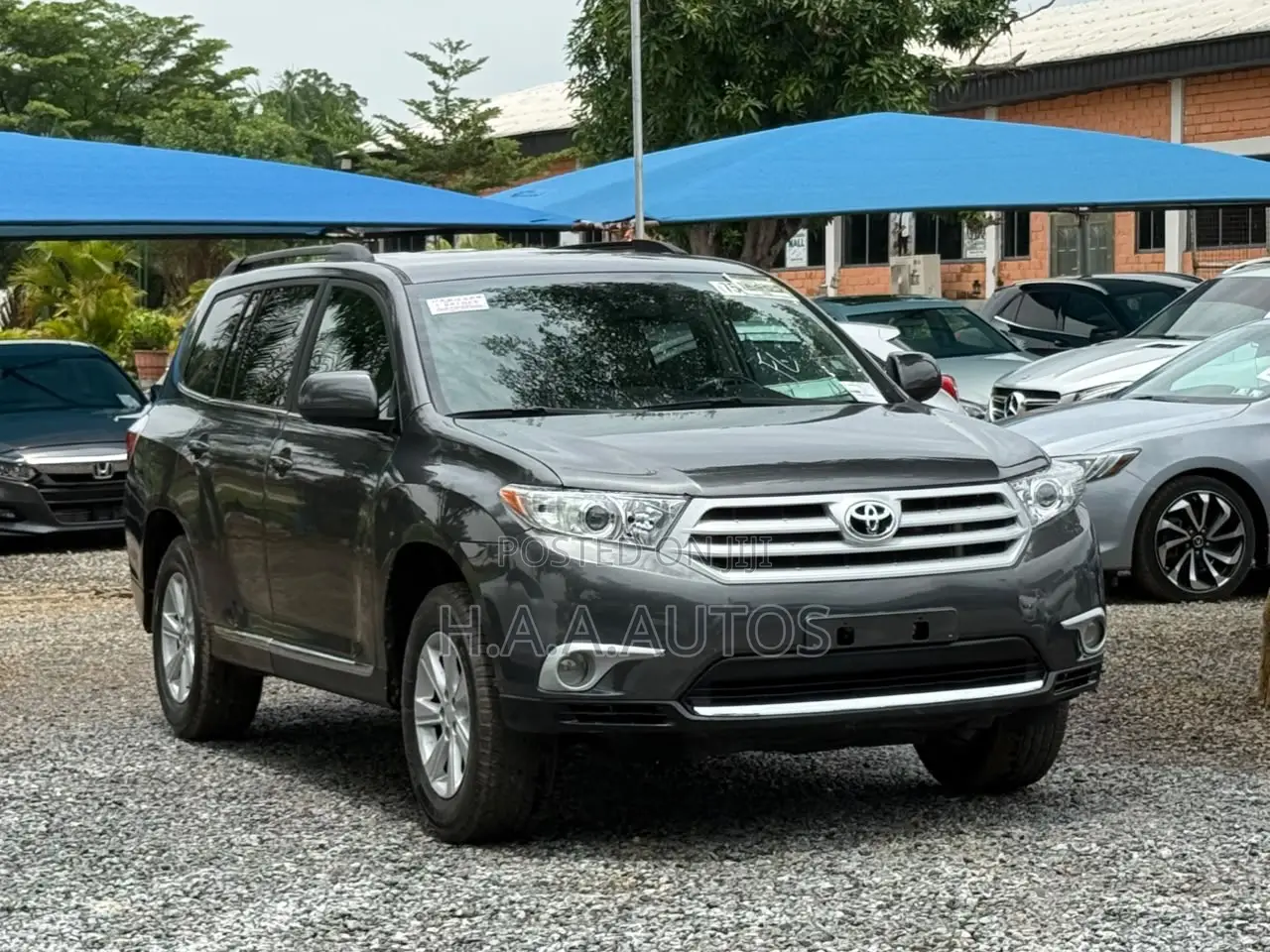 Toyota Highlander SE 2012 Gray