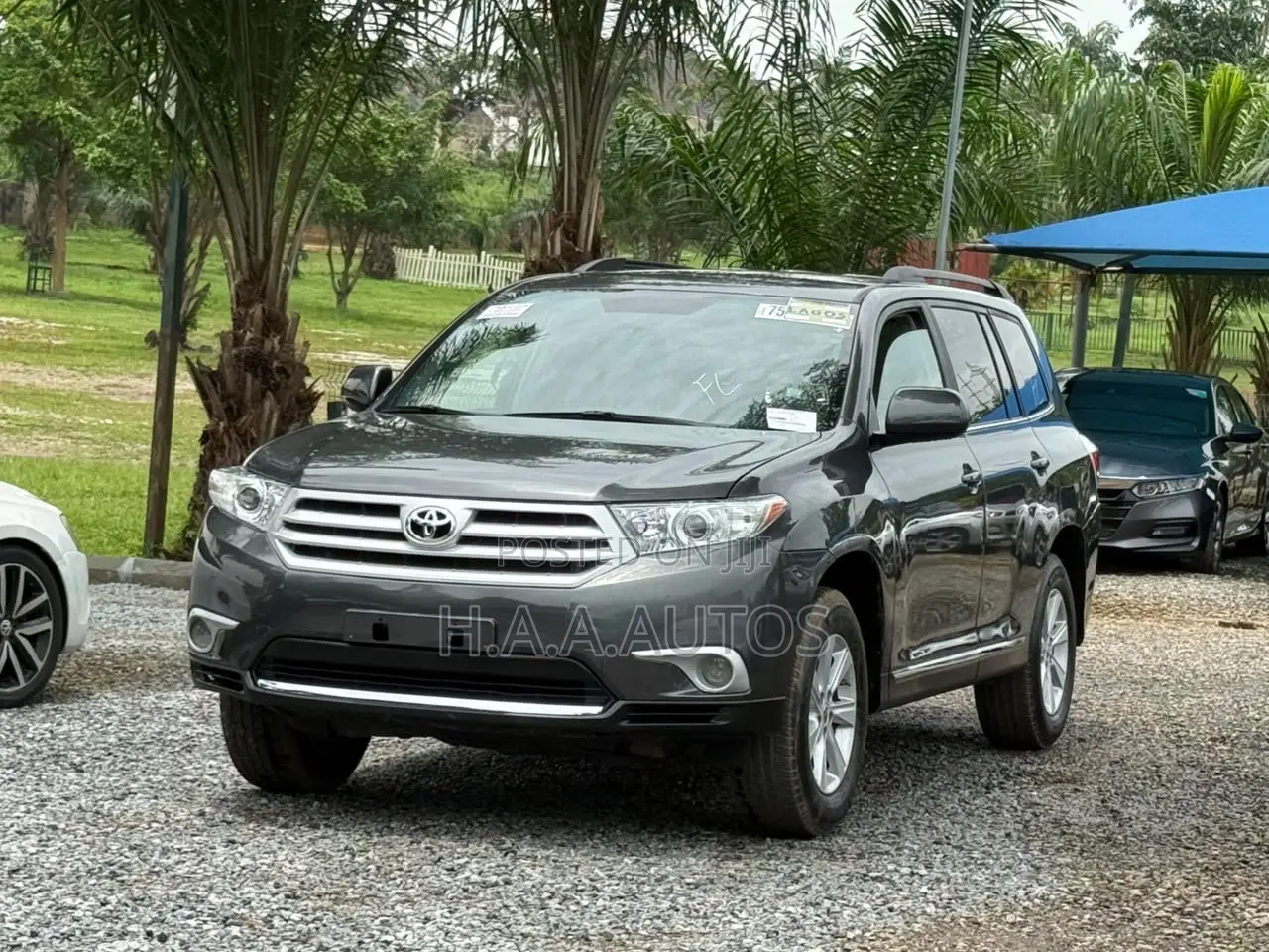 Toyota Highlander SE 2012 Gray