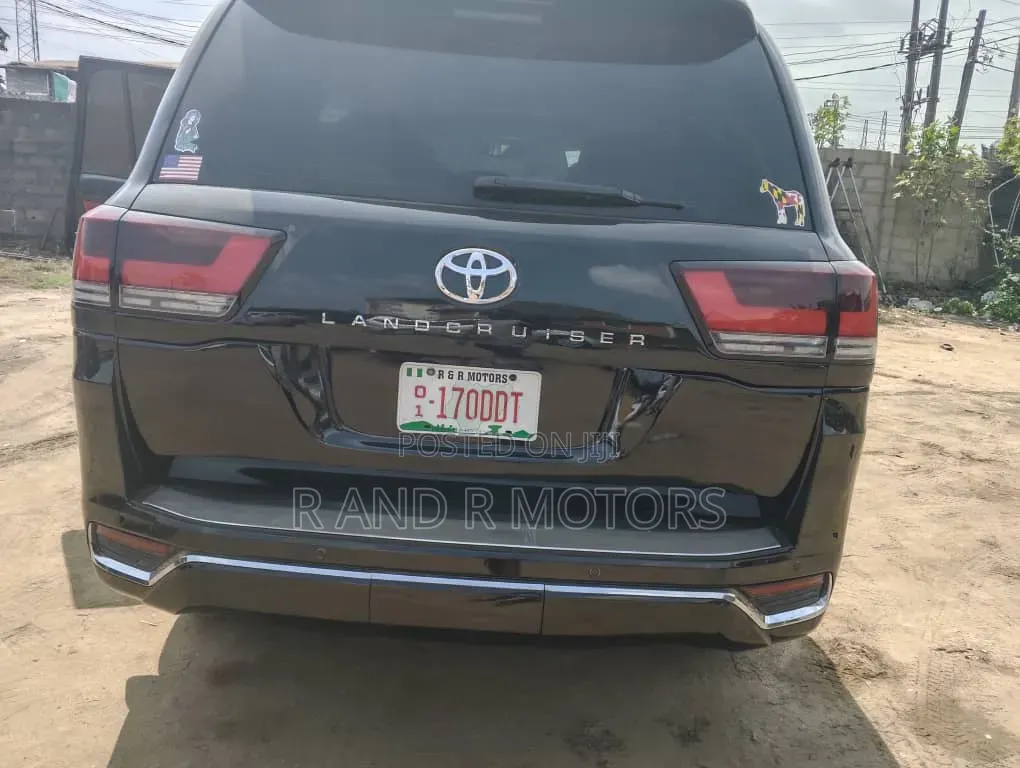 Toyota Land Cruiser 2024 Black